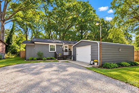 Photo of 224 Herndon Avenue, York, SC 29745 (MLS # 4436618)