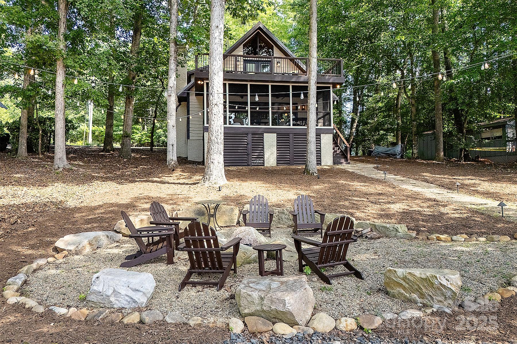350 Springwood Drive