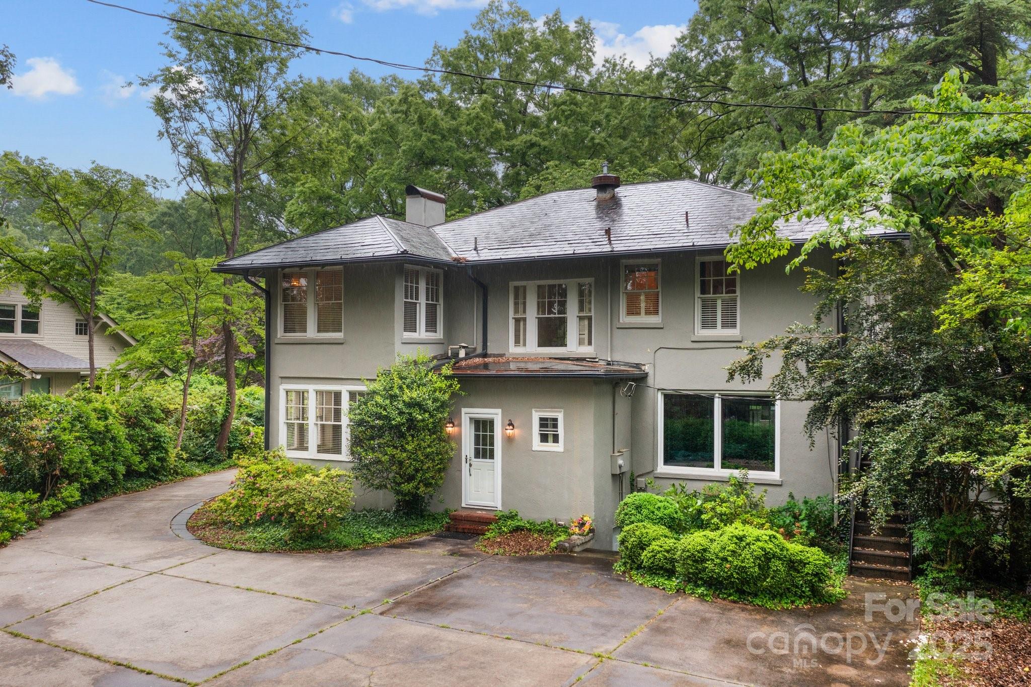 920 Queens Road