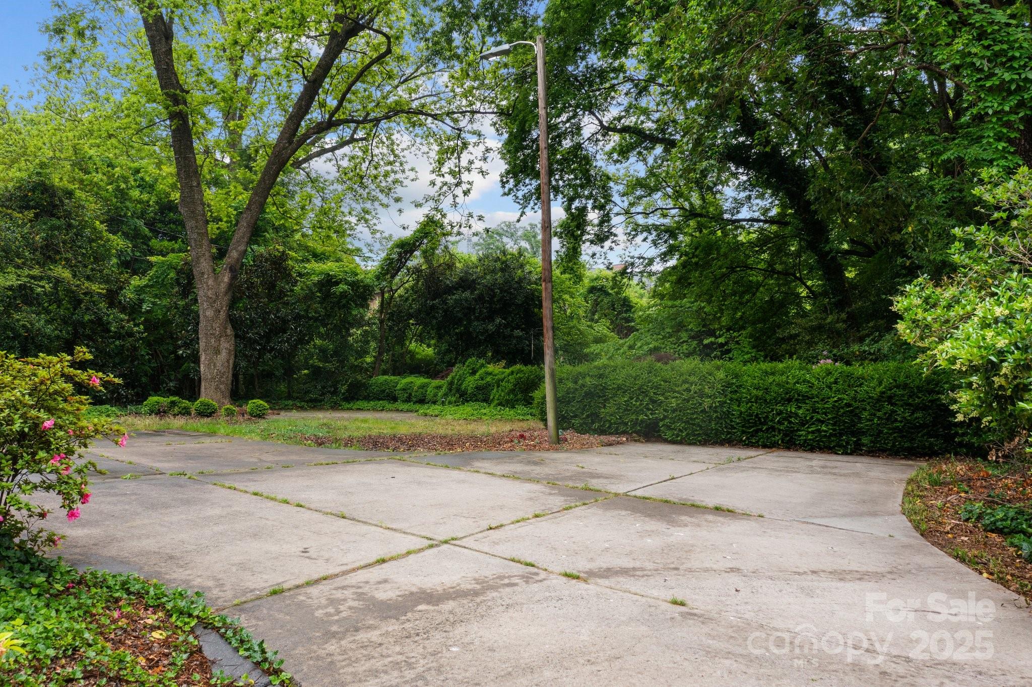 920 Queens Road