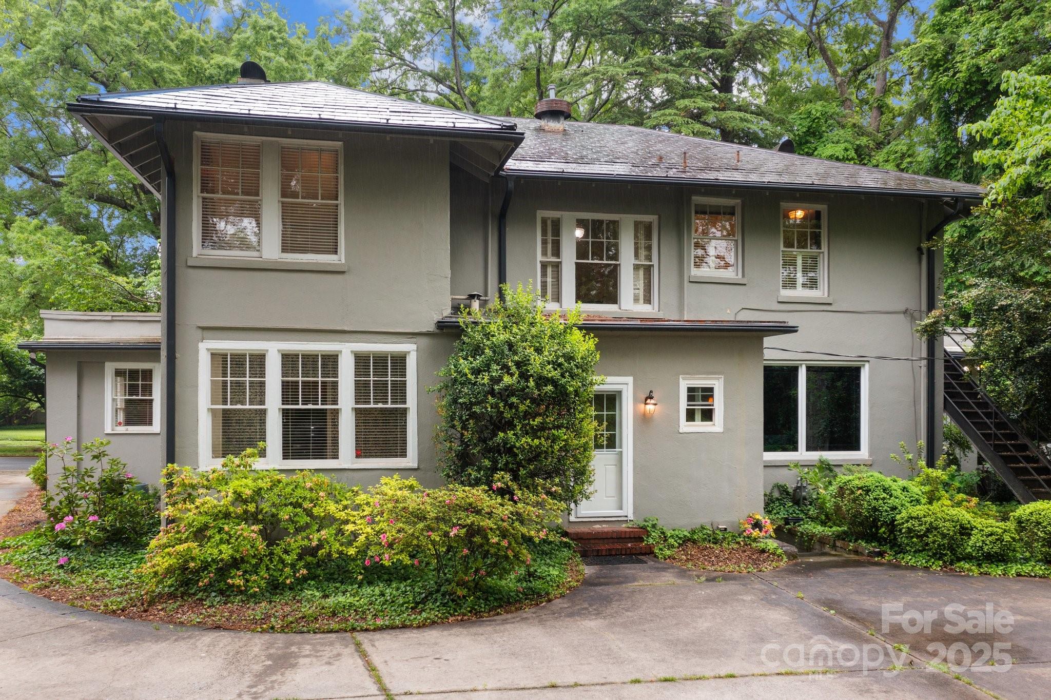 920 Queens Road