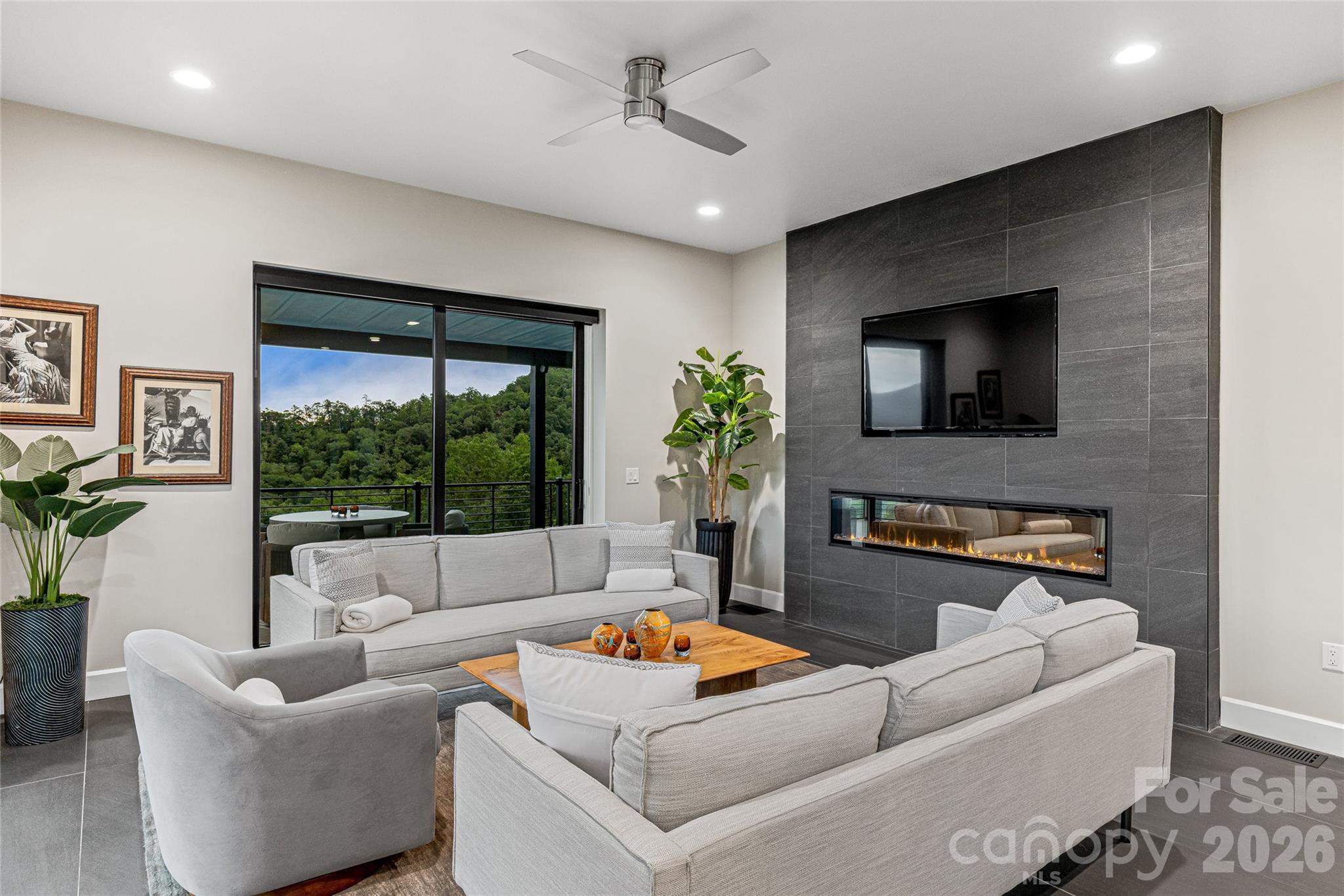 Fontana Trace - Residential