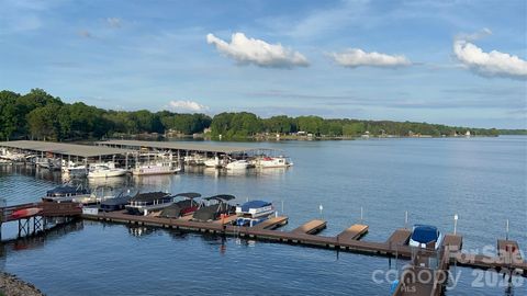 Photo of 7831 Spinnaker Bay Drive, Sherrills Ford, NC 28673 (MLS # 4364809)