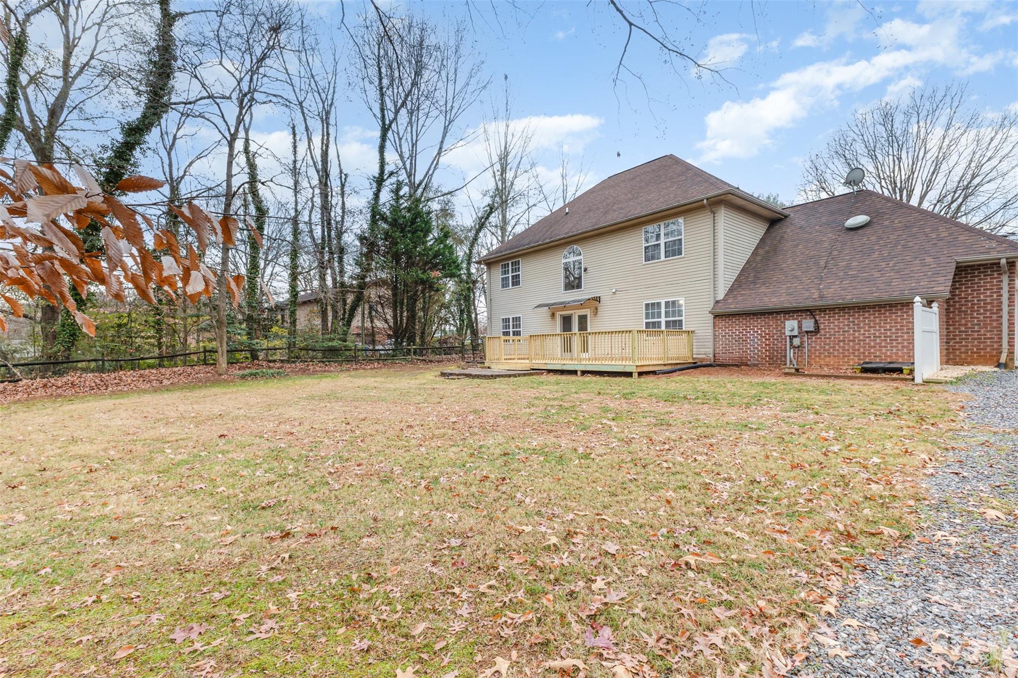 570 29th Avenue Drive NW