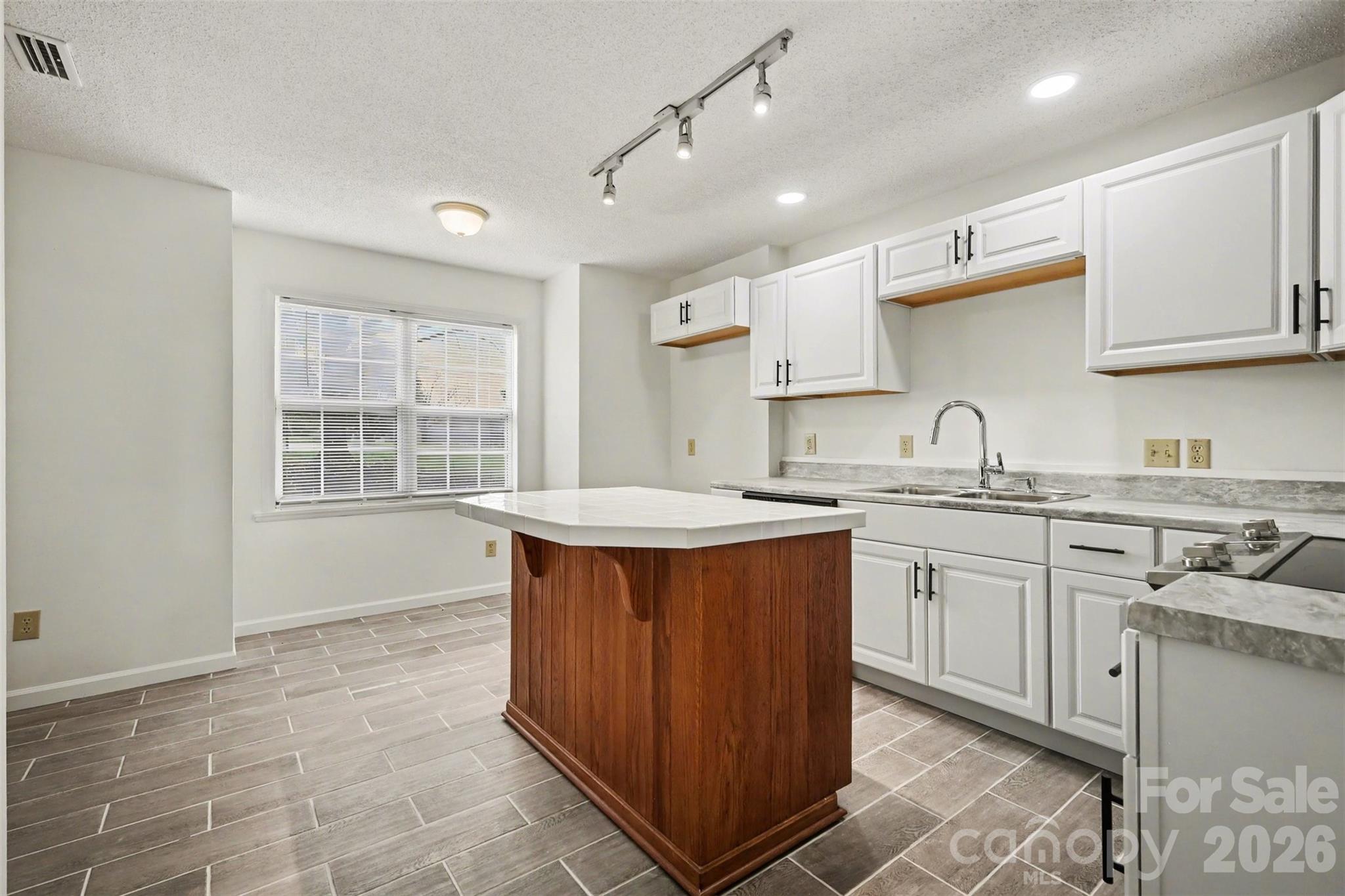 Belle Terra - Residential