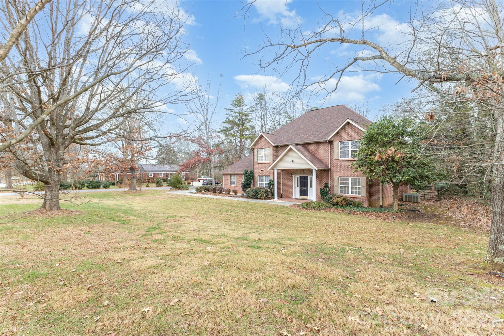 570 29th Avenue Drive NW