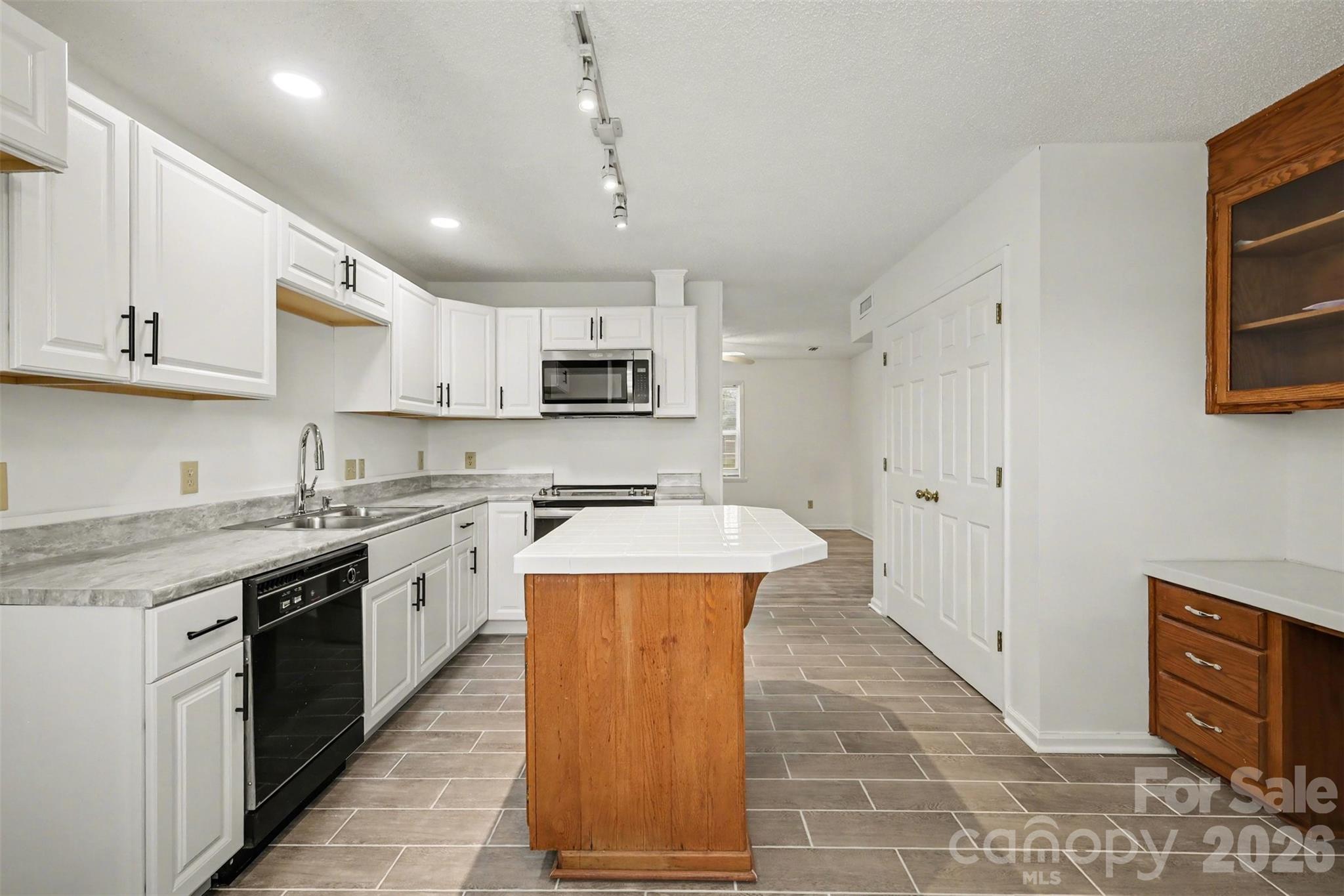 Belle Terra - Residential