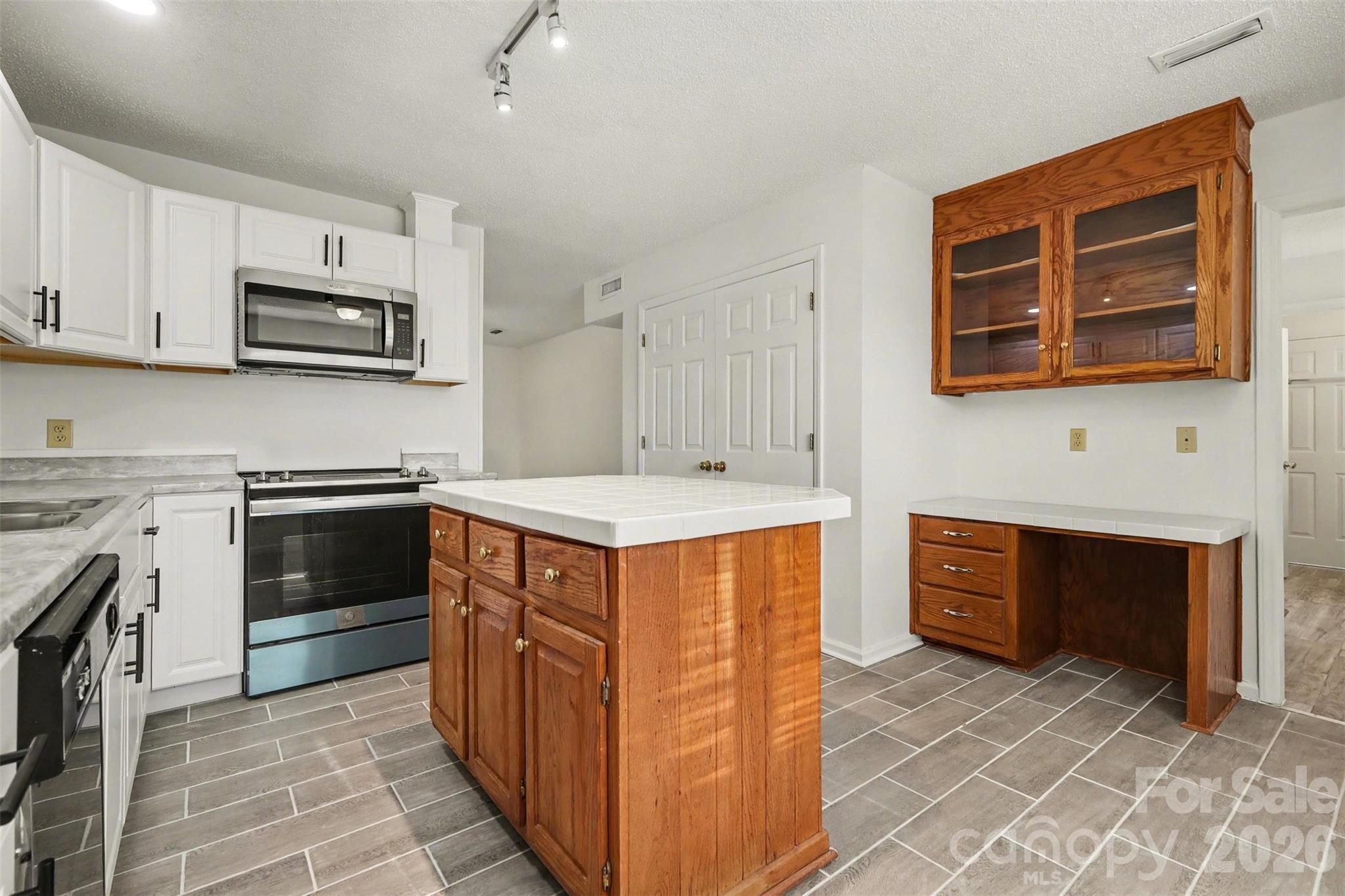 Belle Terra - Residential