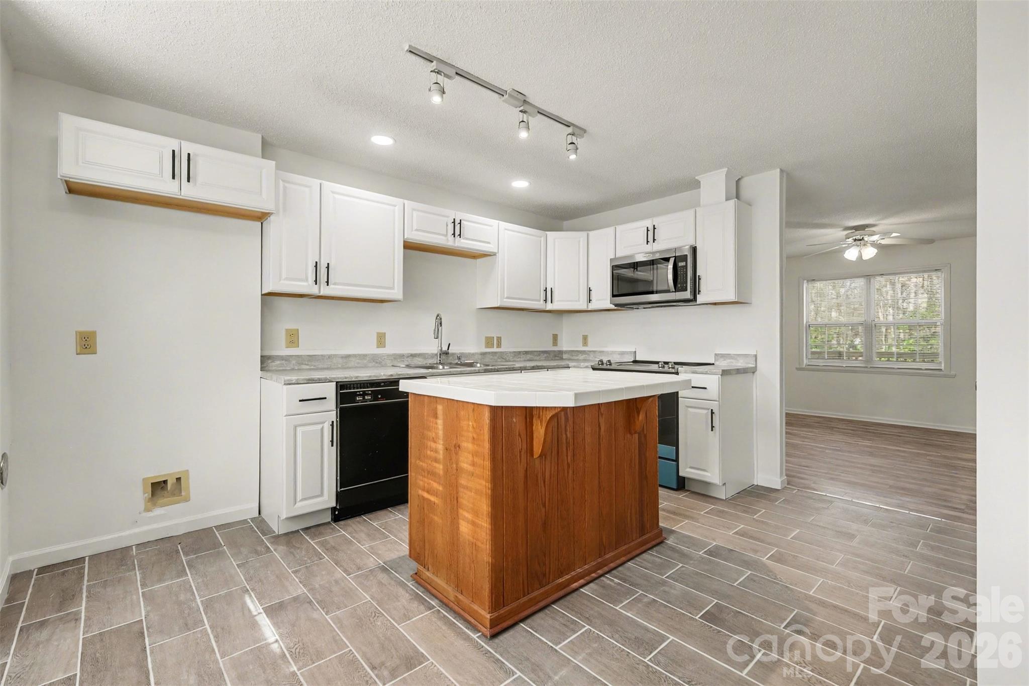 Belle Terra - Residential