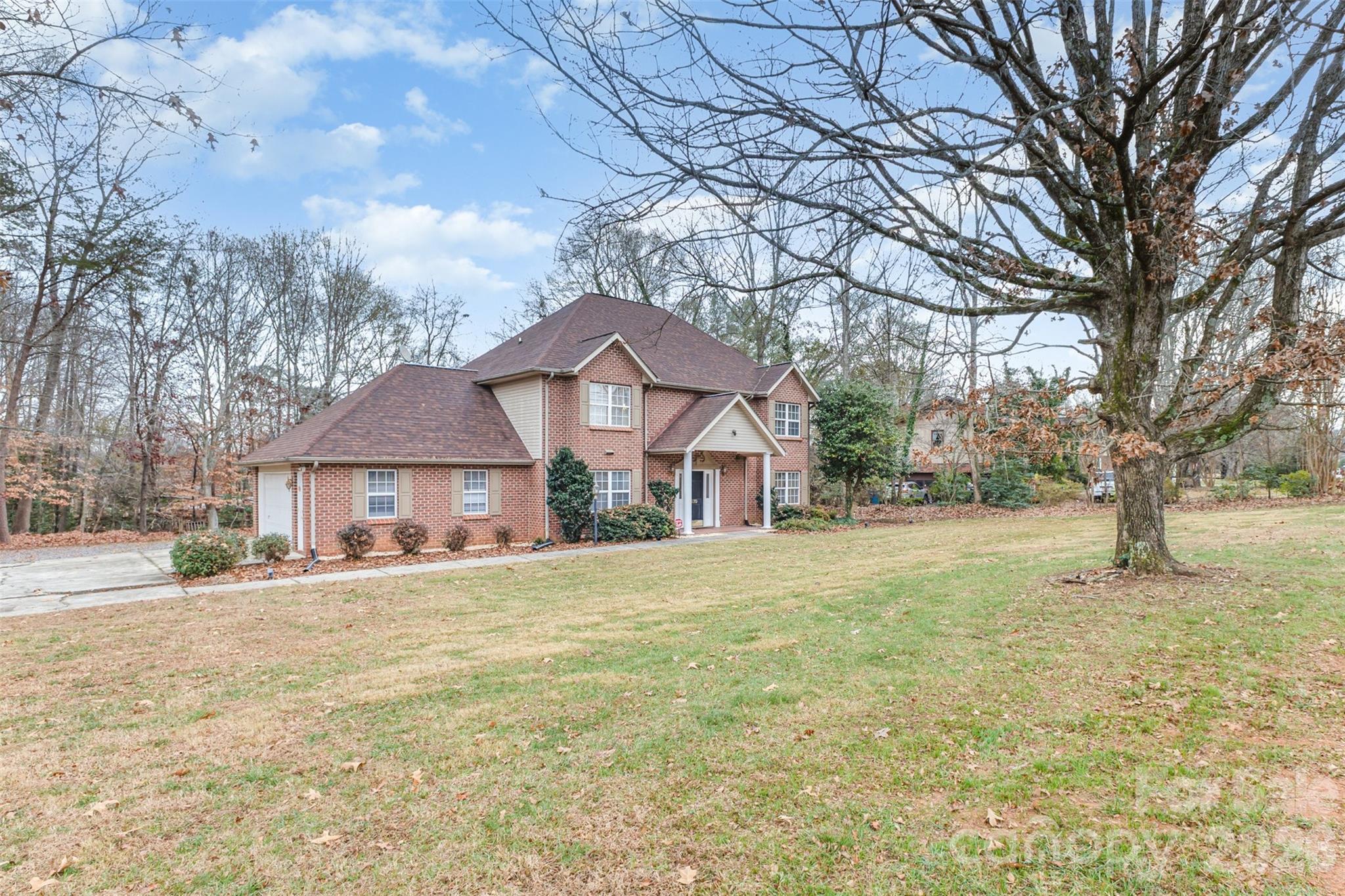 570 29th Avenue Drive NW