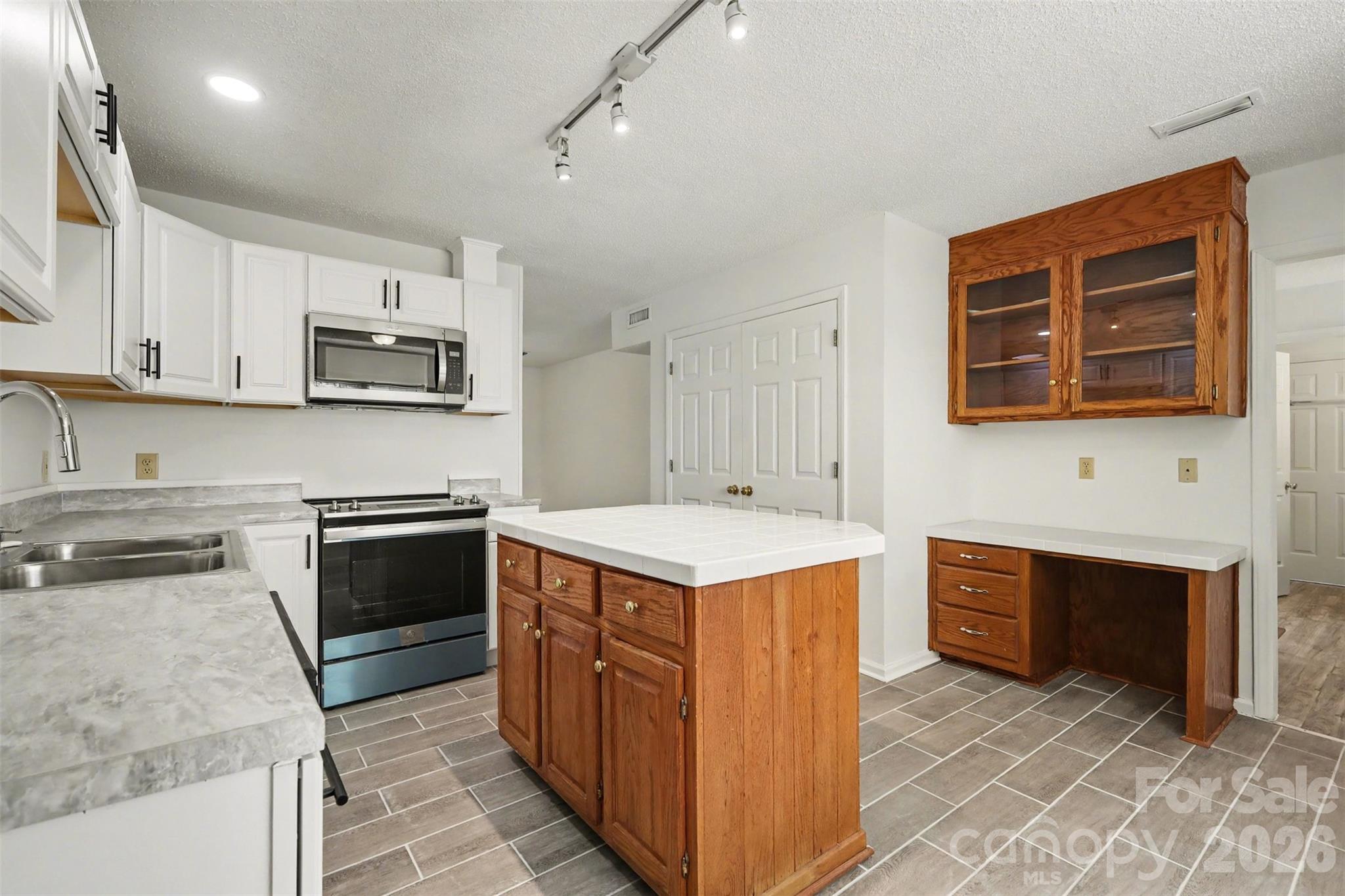 Belle Terra - Residential