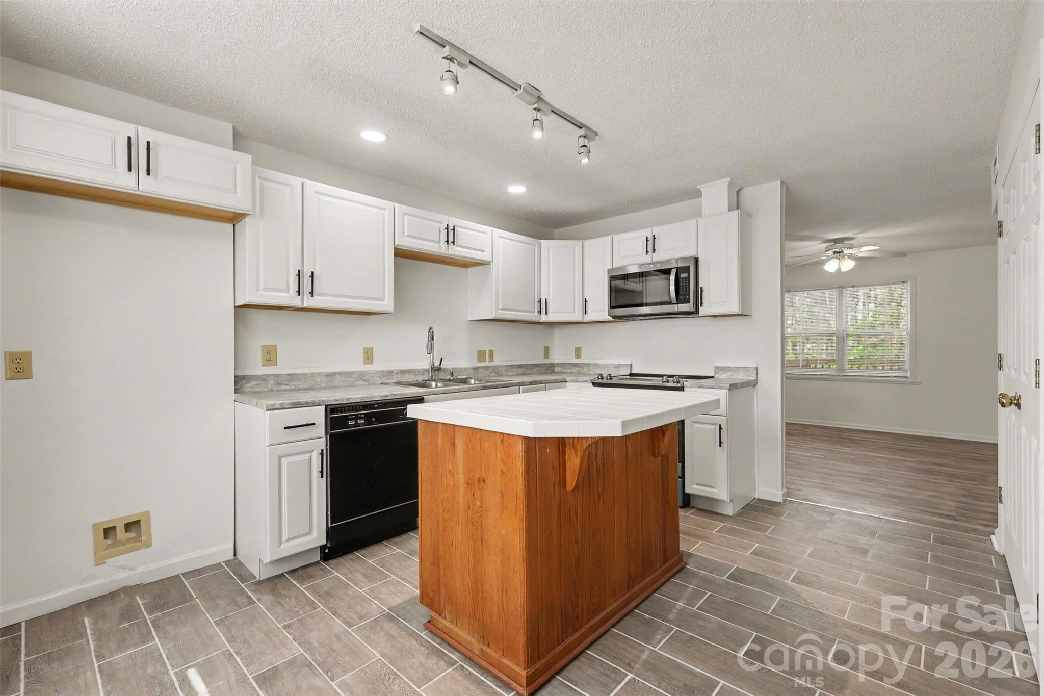 Belle Terra - Residential