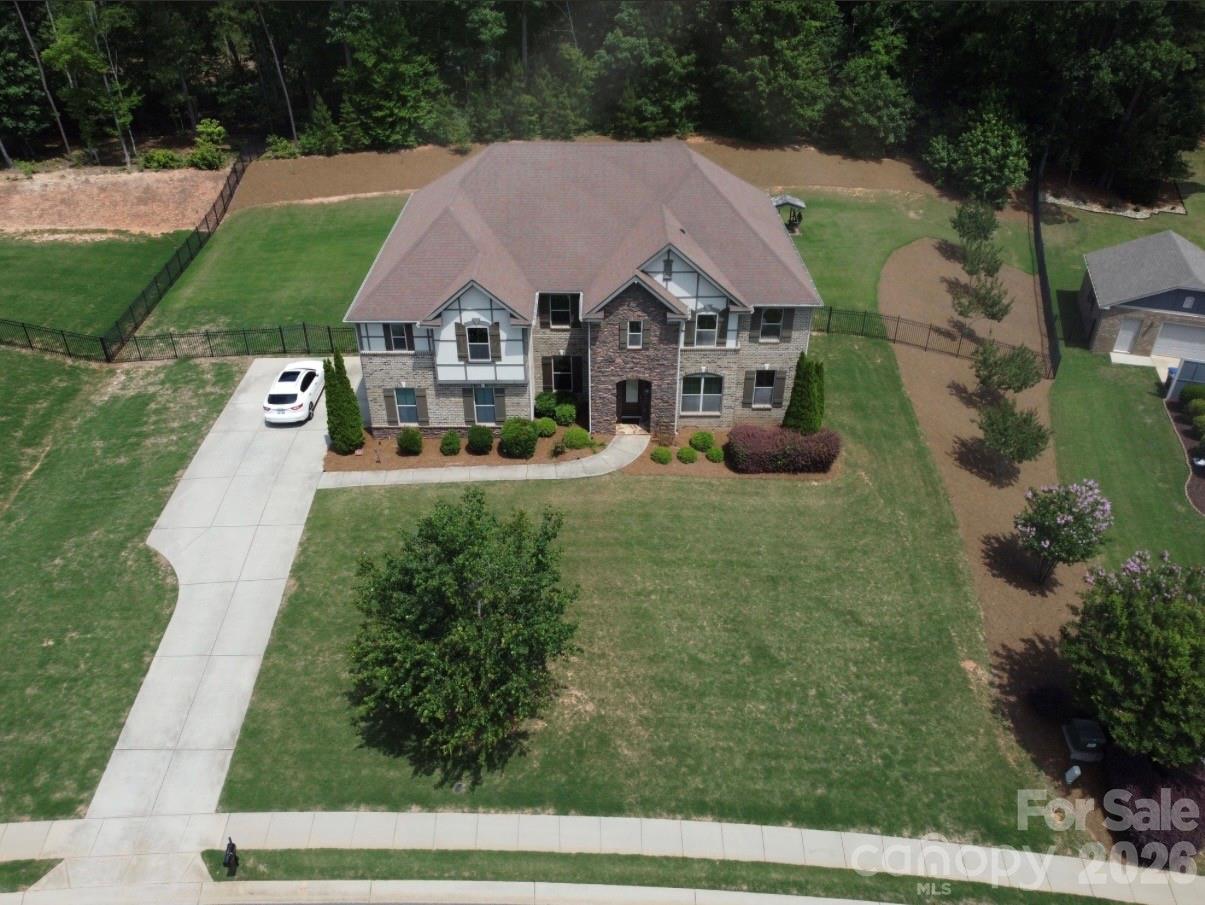 726 Lingfield Lane