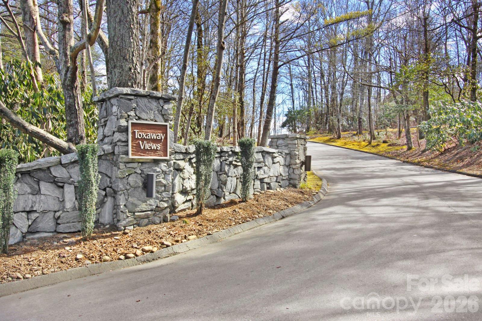 Toxaway Views Condominiuns - Residential