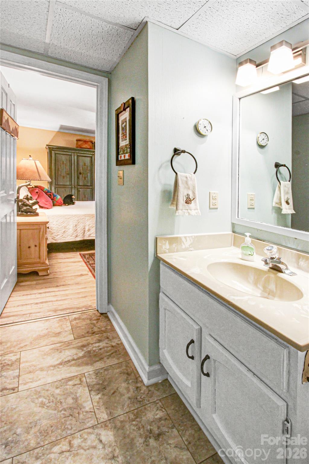 Toxaway Views Condominiuns - Residential