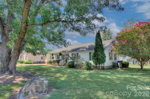 Photo of 2603 Cherokee Court, Gastonia, NC 28056 (MLS # 4402917)