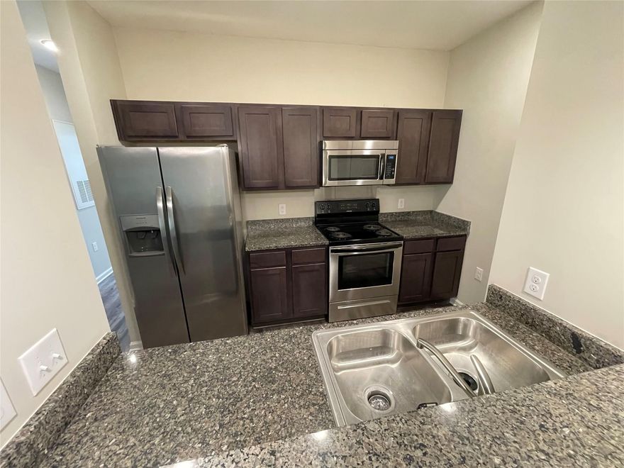 Stunning, move in ready gorgeous apartments in Mallard Creek. This community has it all! Community playground, Gym, Yoga Studio and common area. Inside the units are spacious with modern/neutral tones, wood tone flooring, spacious bedrooms with large closets, new appliances, separate laundry room and more! Every unit is newer construction. Secured entry access. Close to I-85, restaurants, shopping and more.