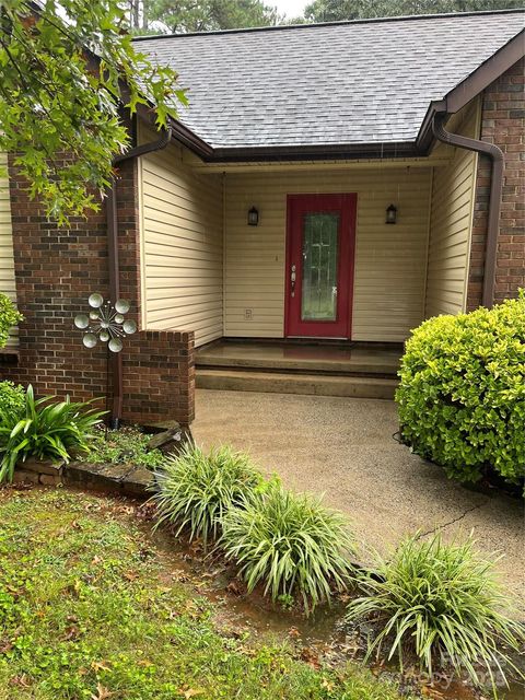 1704 knightbridge Drive Newton NC 28658