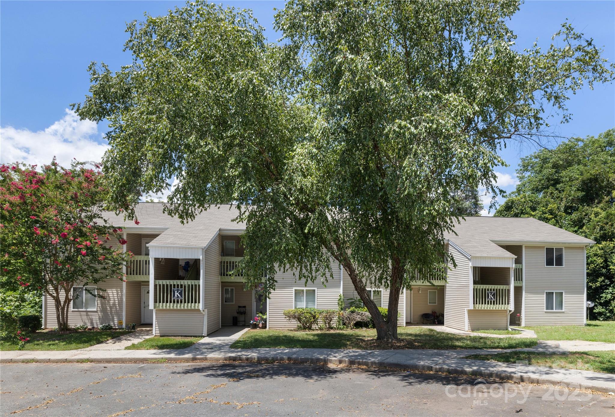 1596 Eagles Place