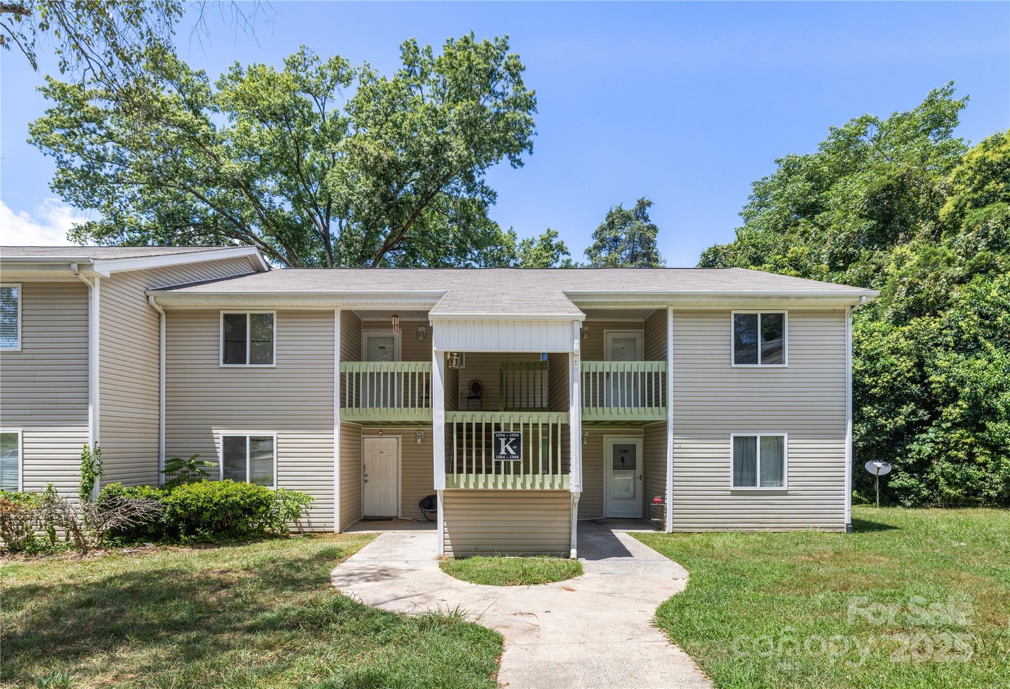 1596 Eagles Place