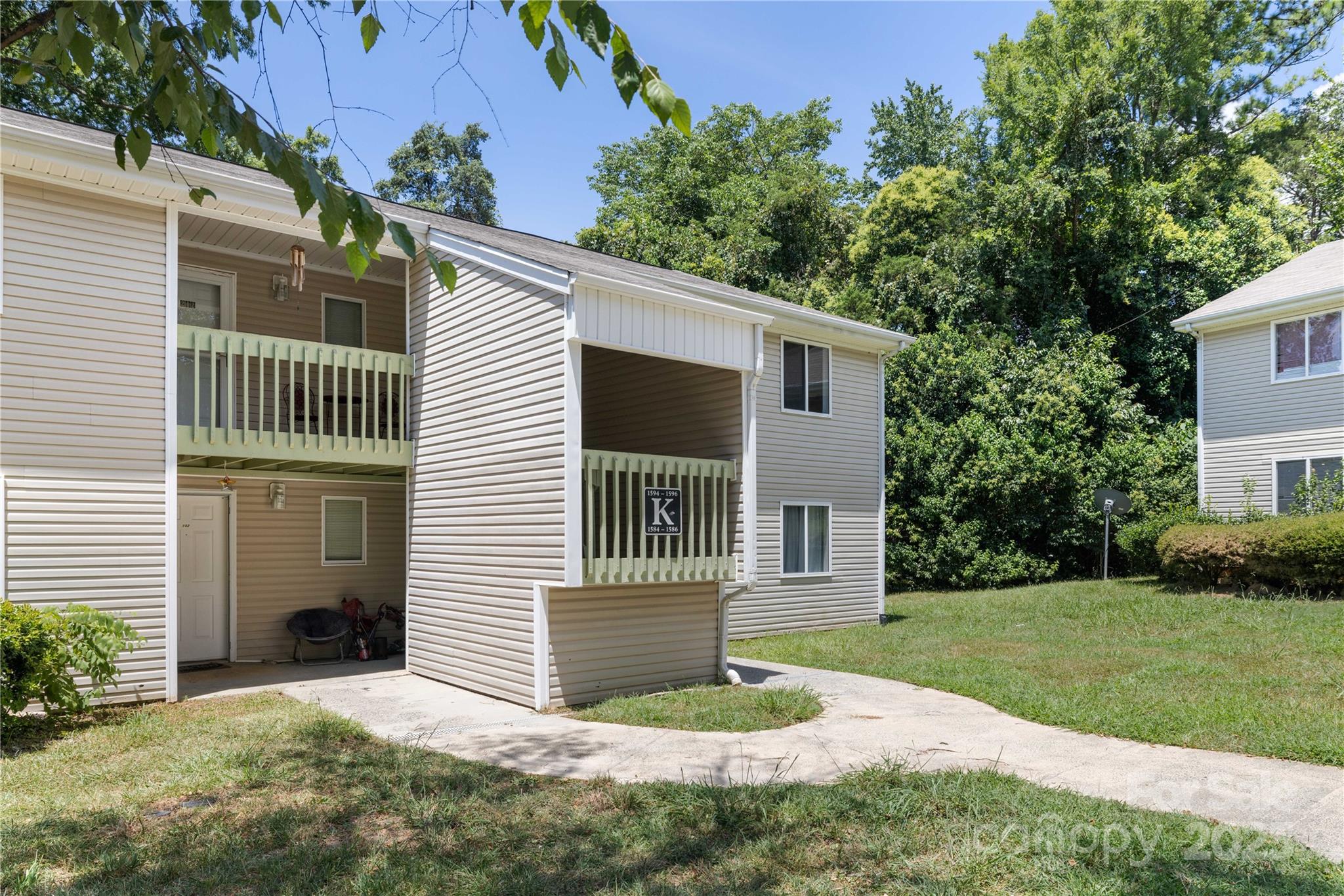 1596 Eagles Place