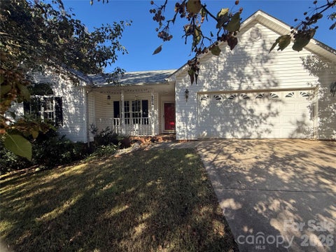 Photo of 4917 Pond Court, Conover, NC 28613 (MLS # 4424441)