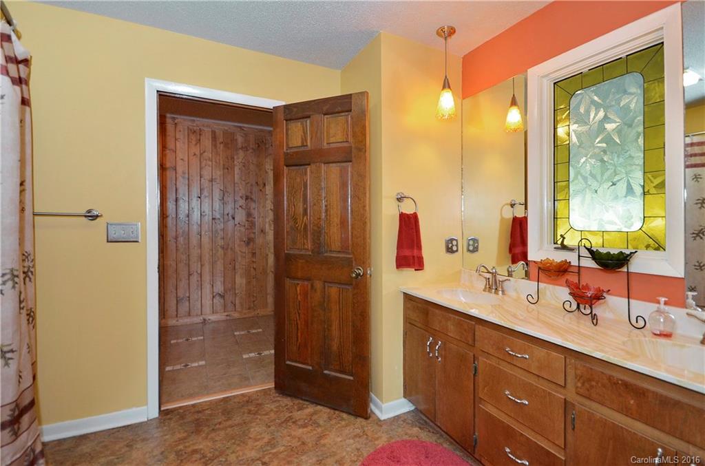 Lloyds Mountian Ridge - Residential