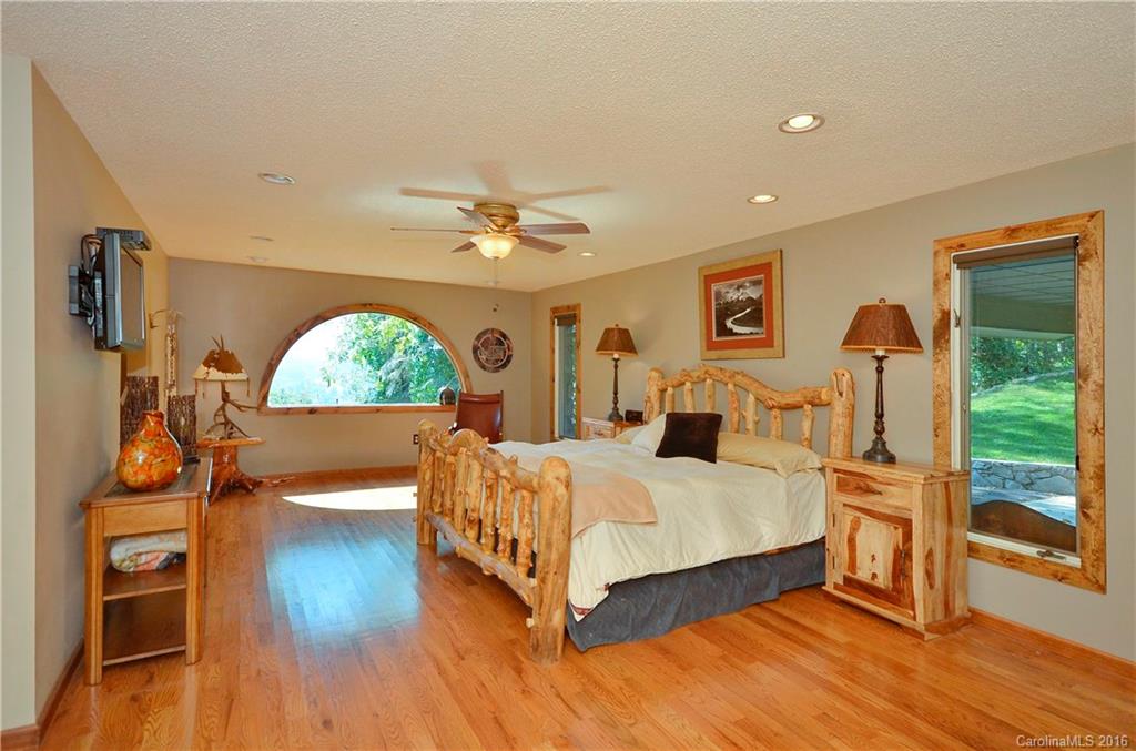 Lloyds Mountian Ridge - Residential