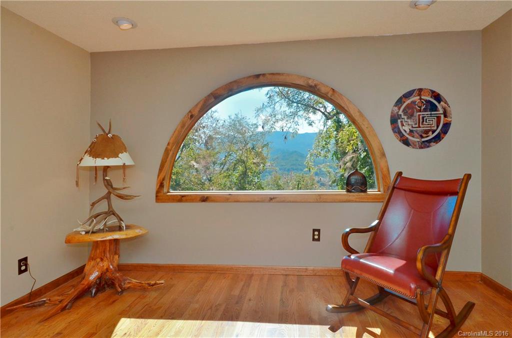 Lloyds Mountian Ridge - Residential