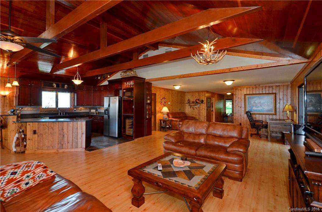 Lloyds Mountian Ridge - Residential