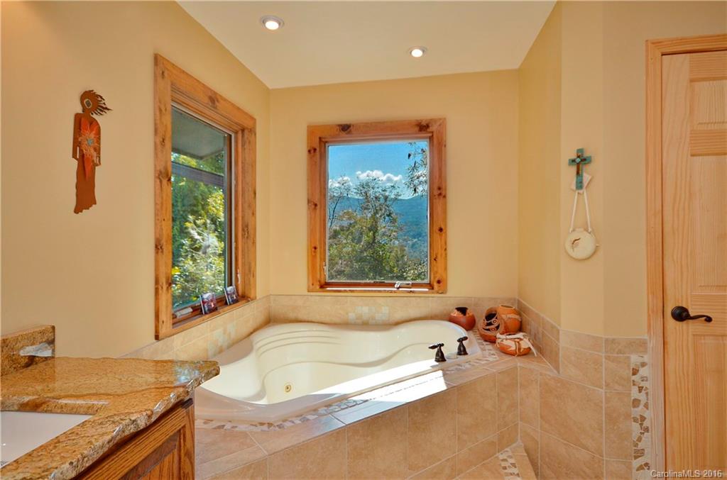 Lloyds Mountian Ridge - Residential