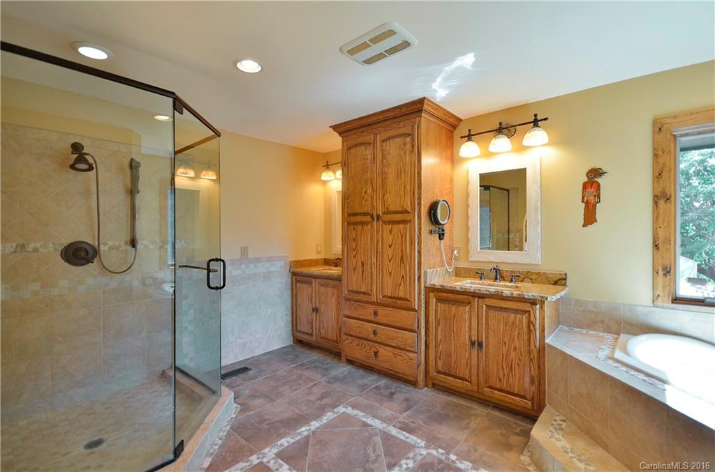 Lloyds Mountian Ridge - Residential