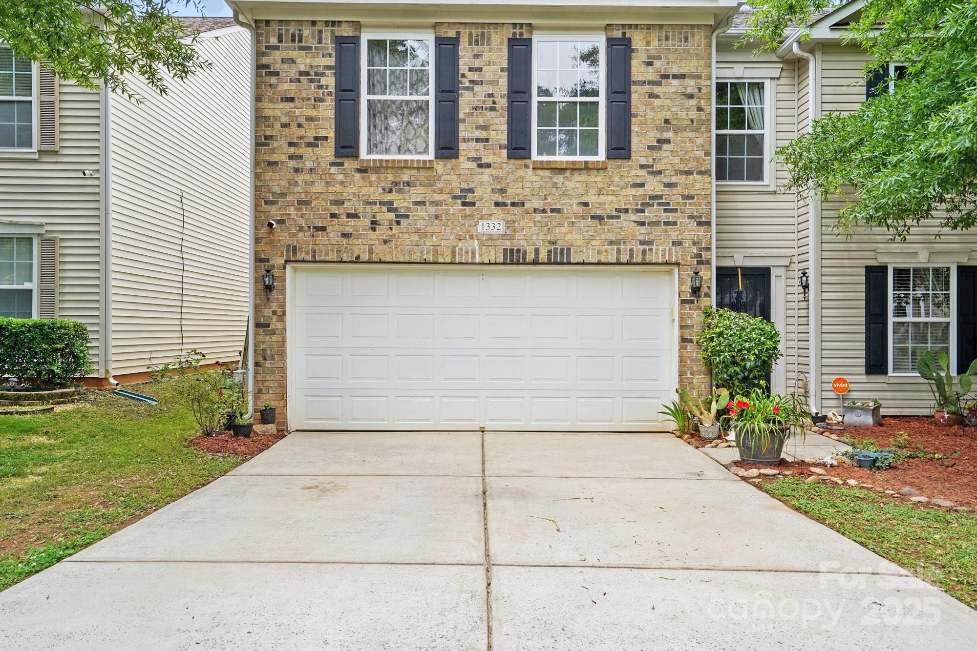 1332 Waterlily Lane