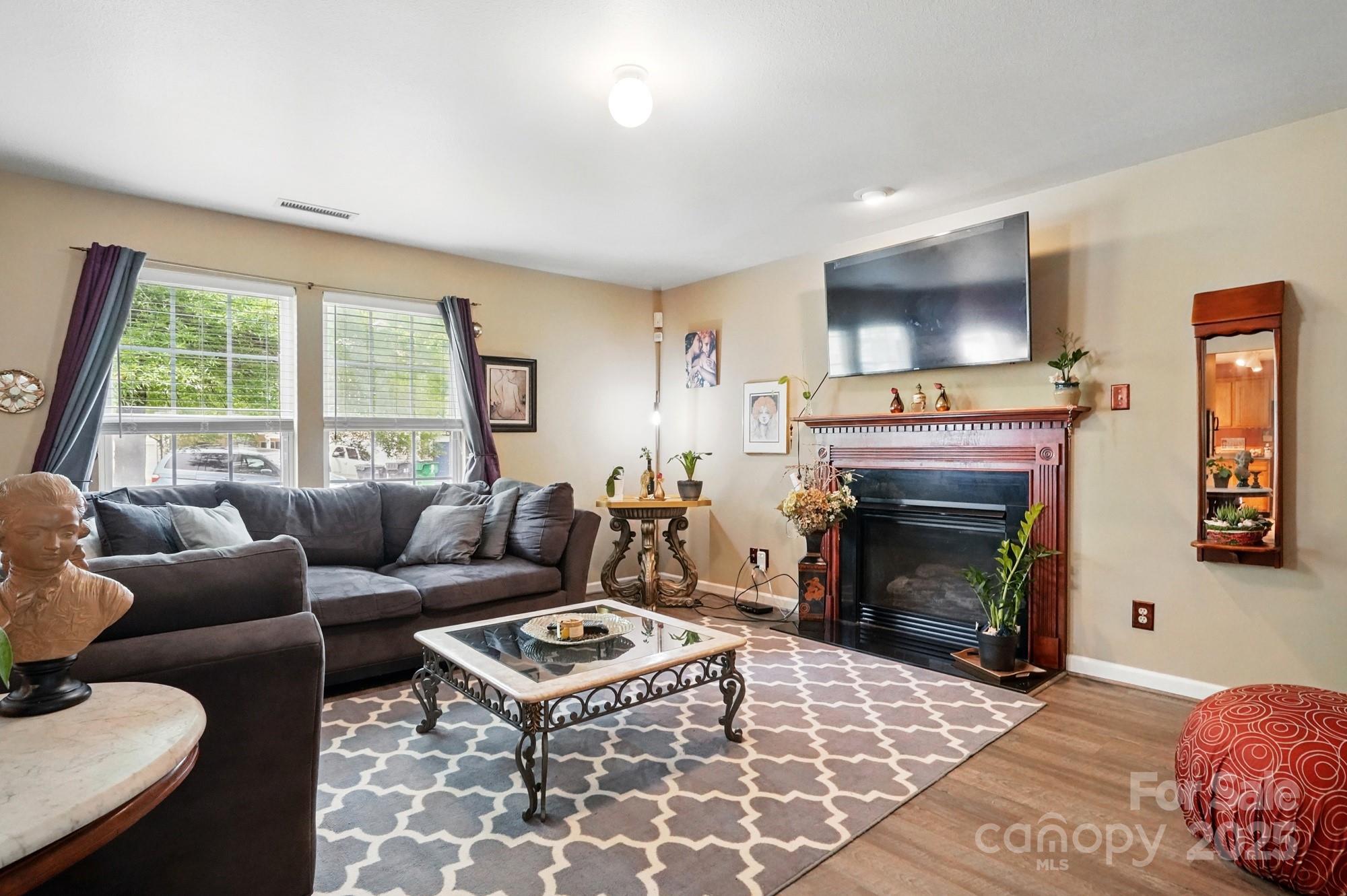 1332 Waterlily Lane