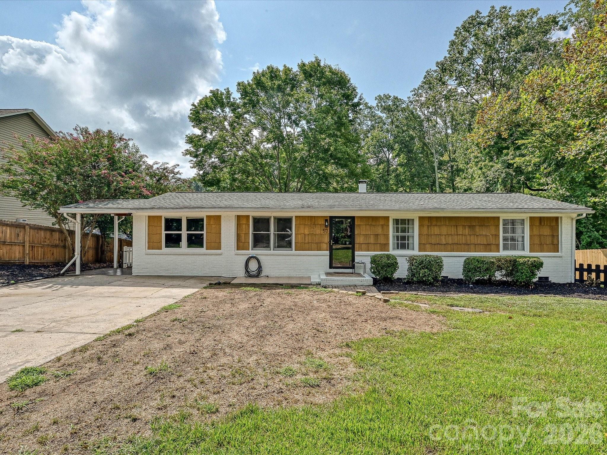 513 Paradise Circle