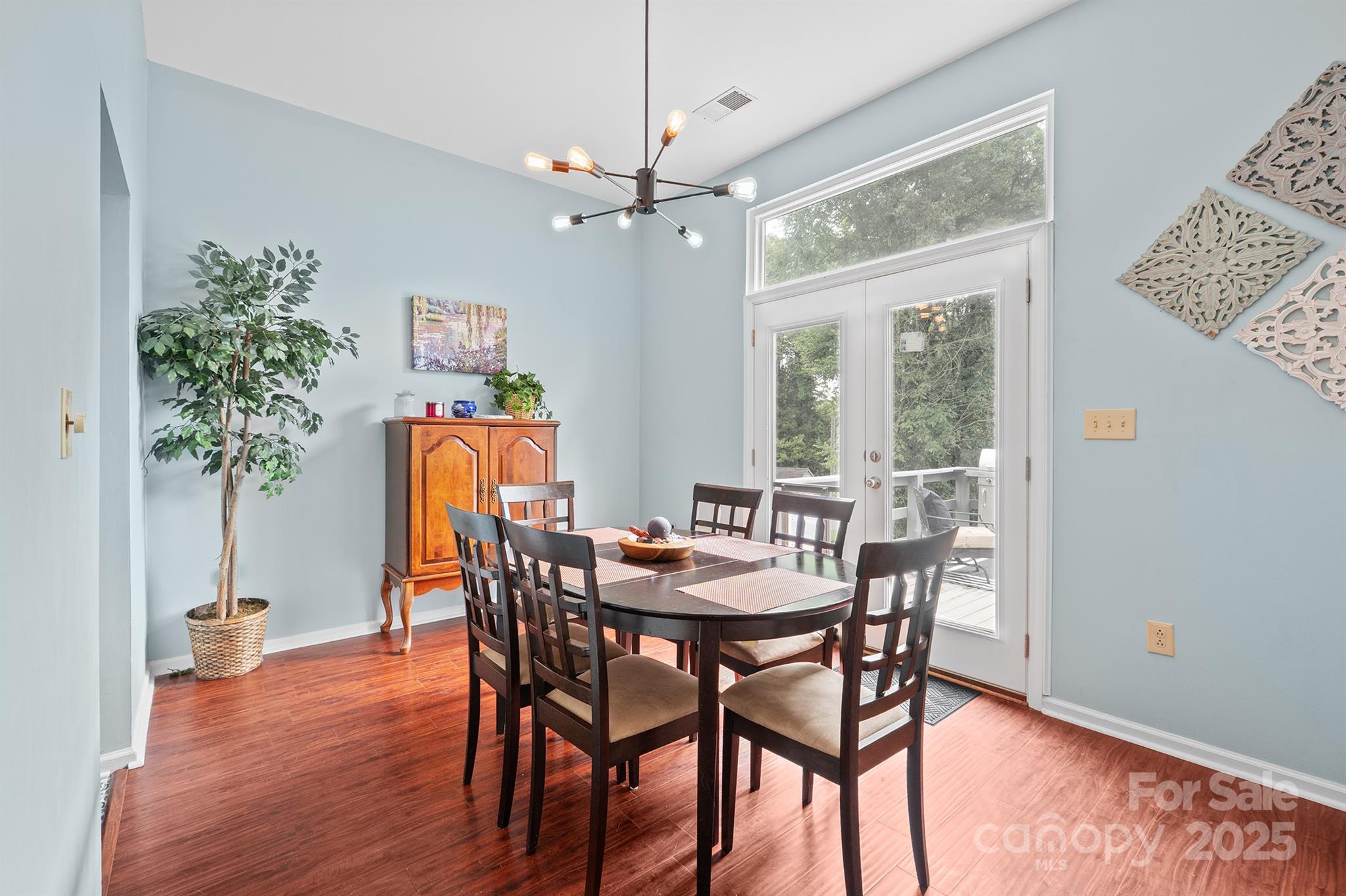 Planters Row - Residential