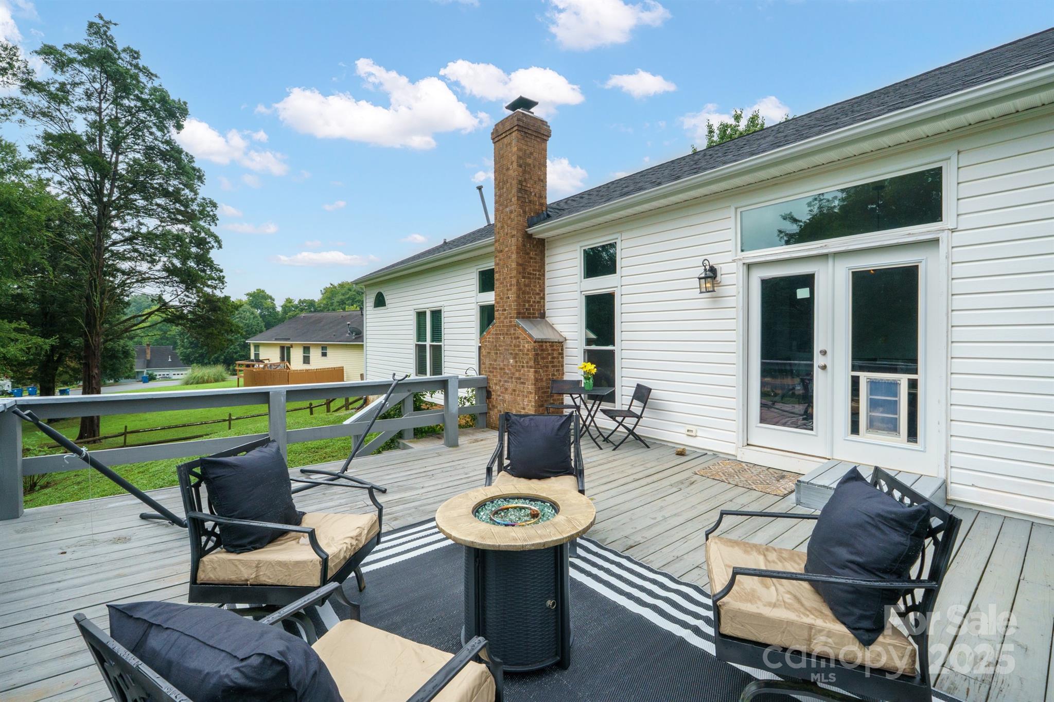 Planters Row - Residential