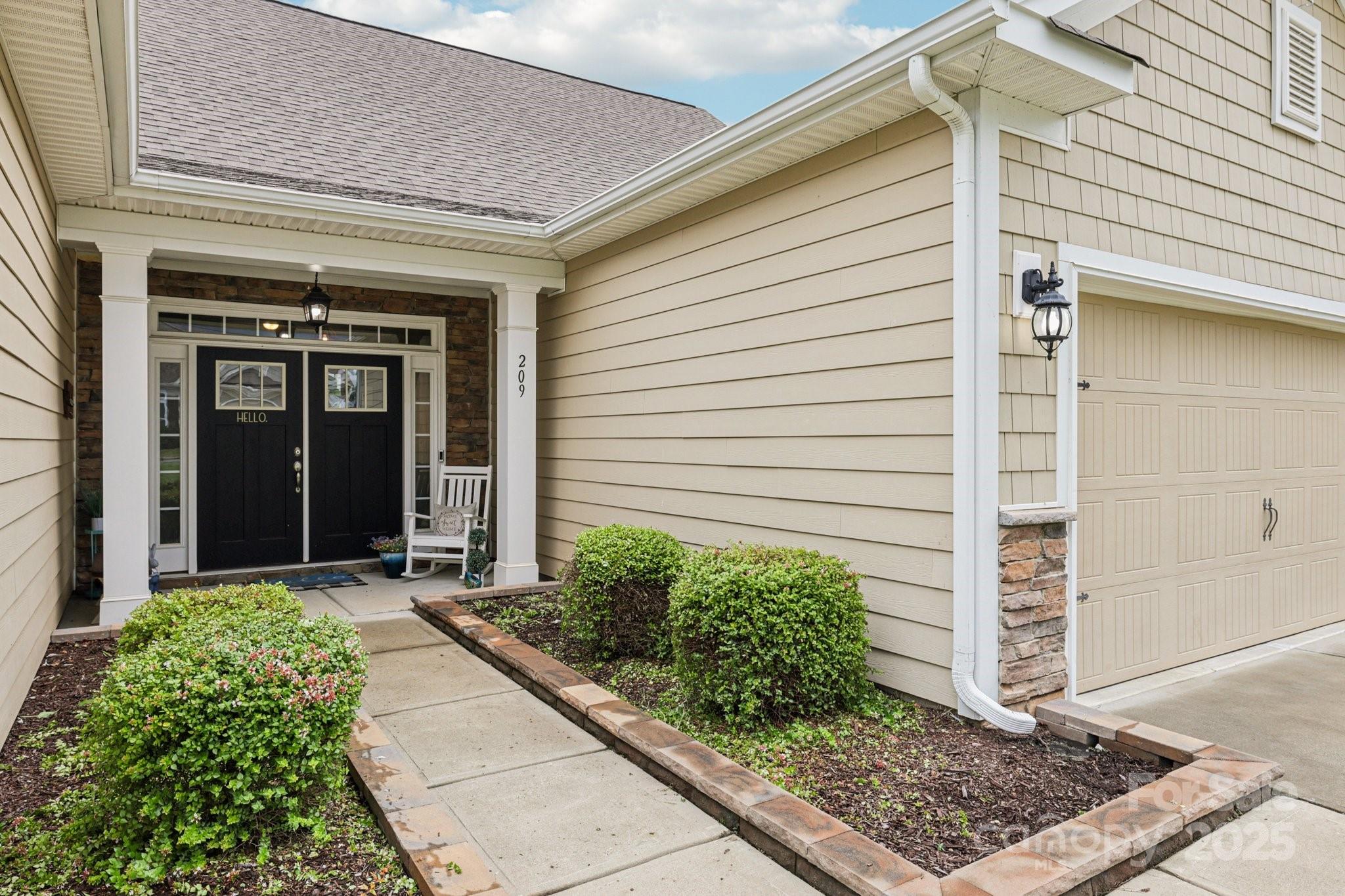 209 Hunters Hill Drive