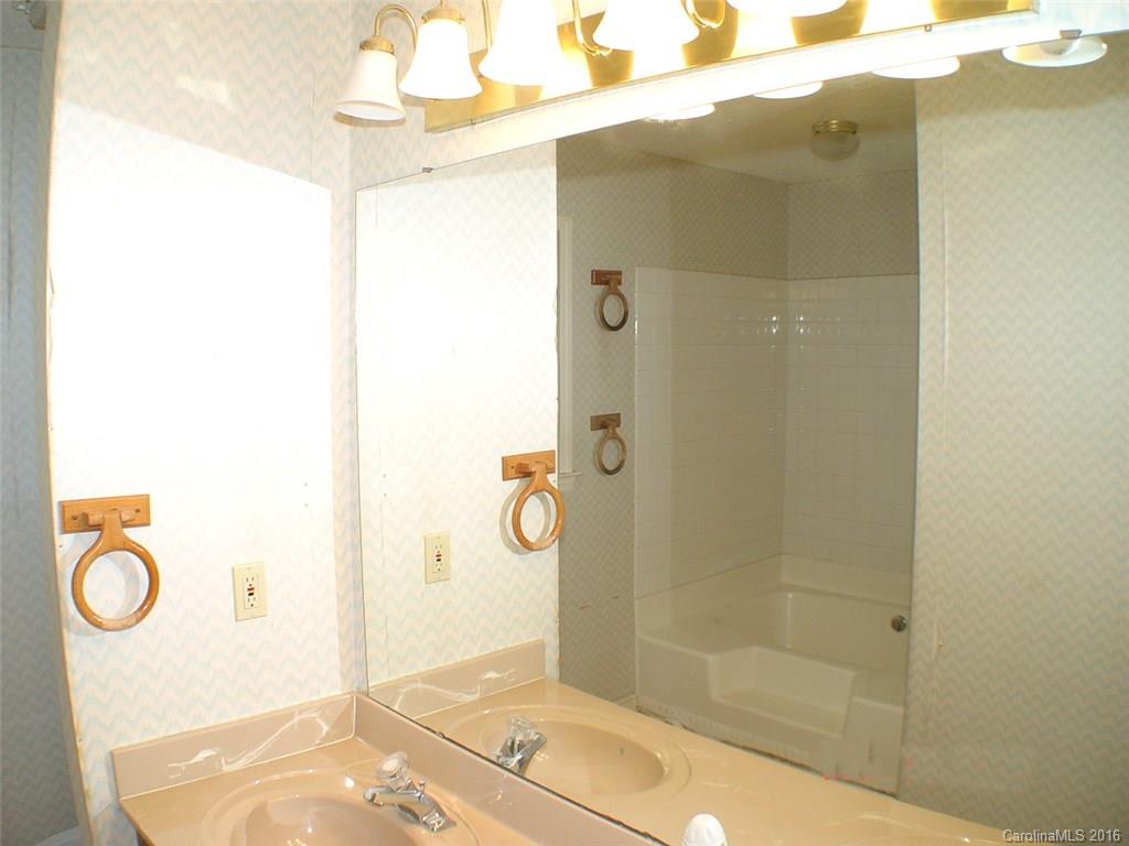 Tega Cay - Residential