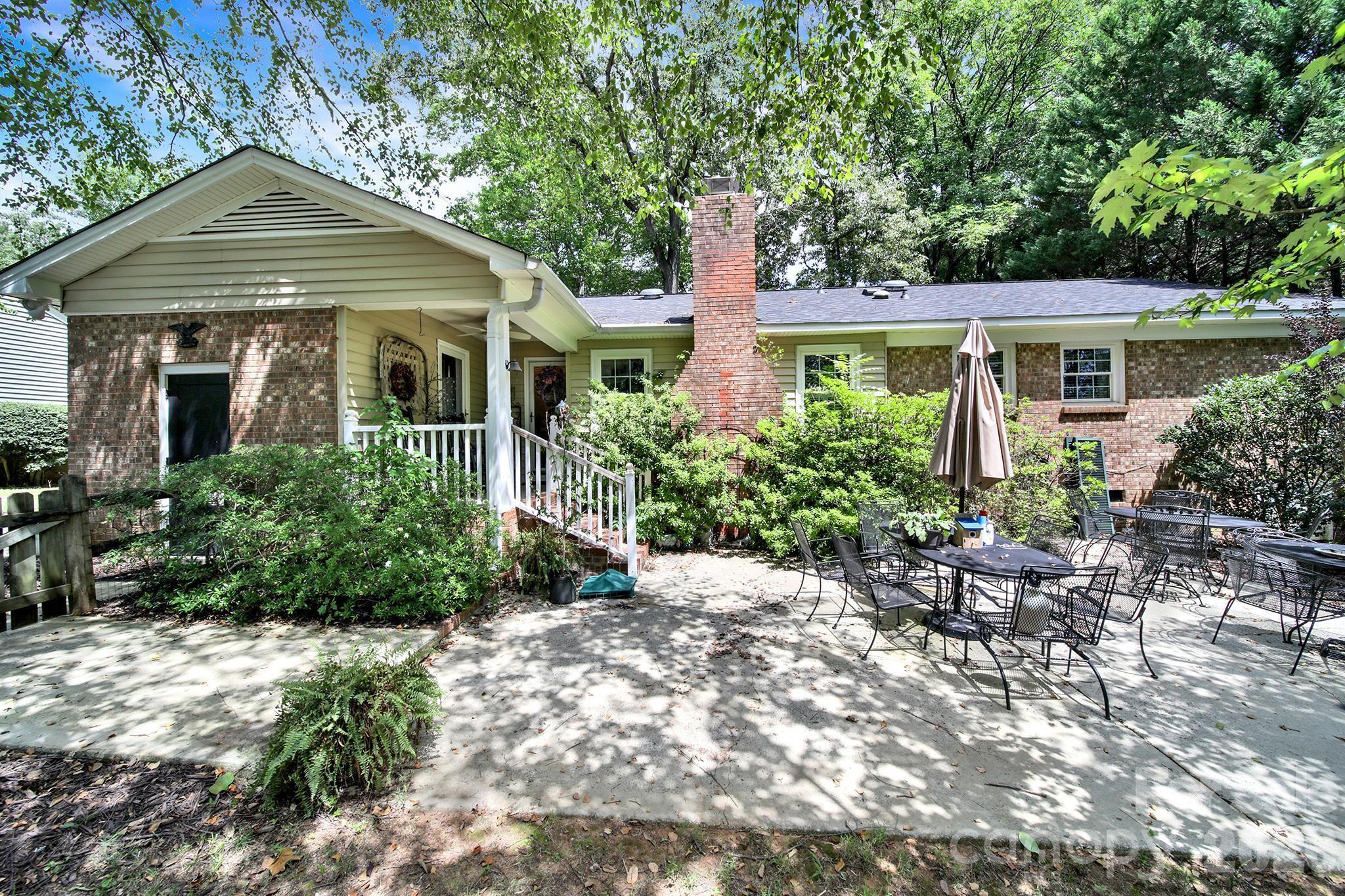 924 Glenshannon Road