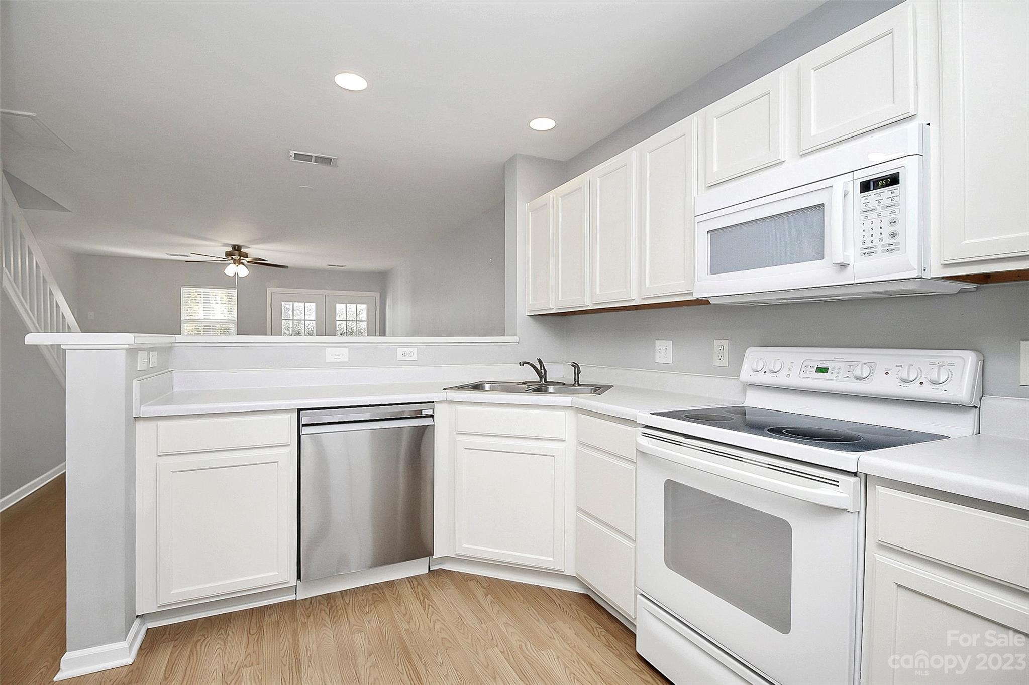 The Townes at River Crossing - Residential