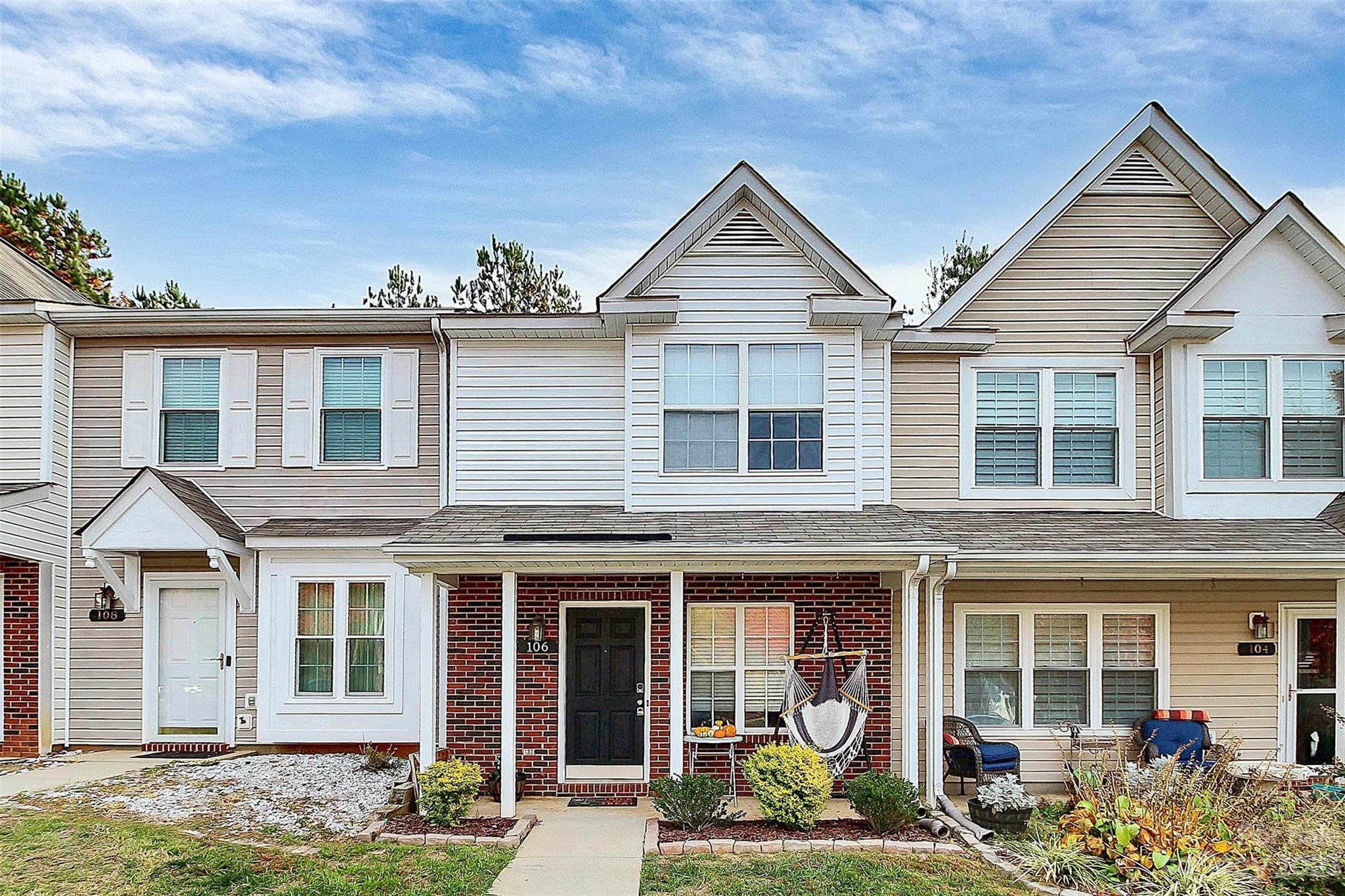 The Townes at River Crossing - Residential