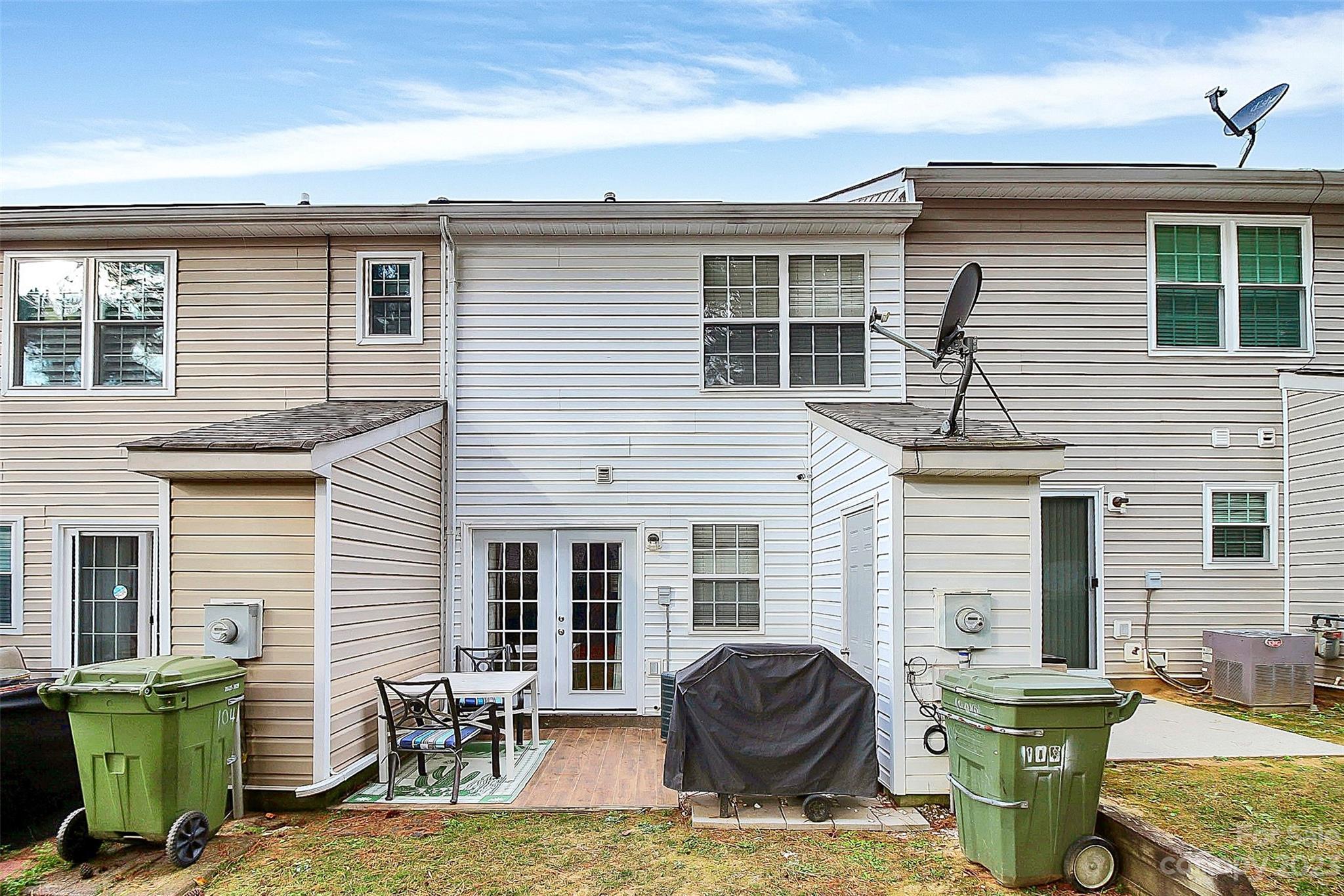 The Townes at River Crossing - Residential