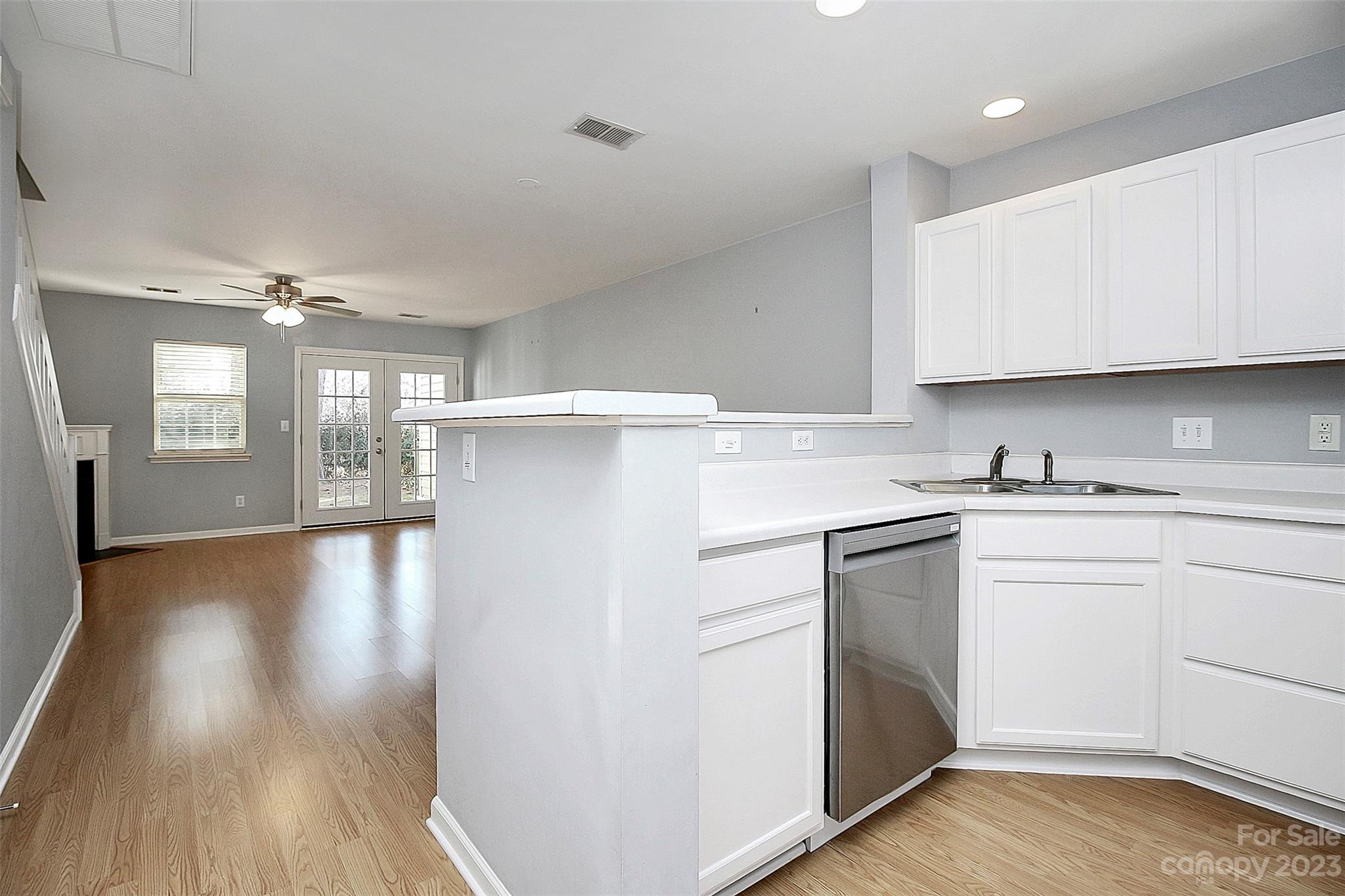 The Townes at River Crossing - Residential