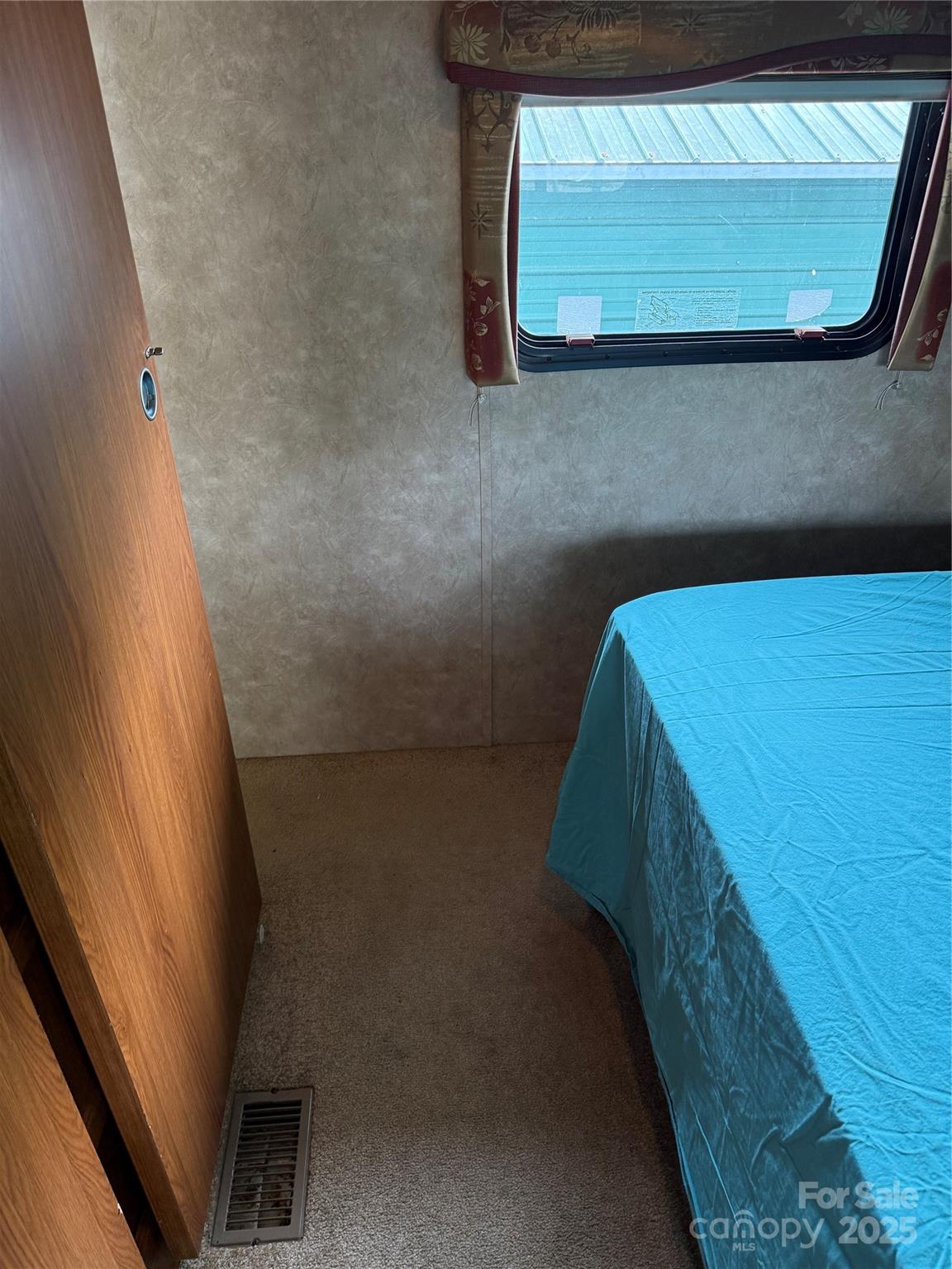 Twin Harbor - Residential