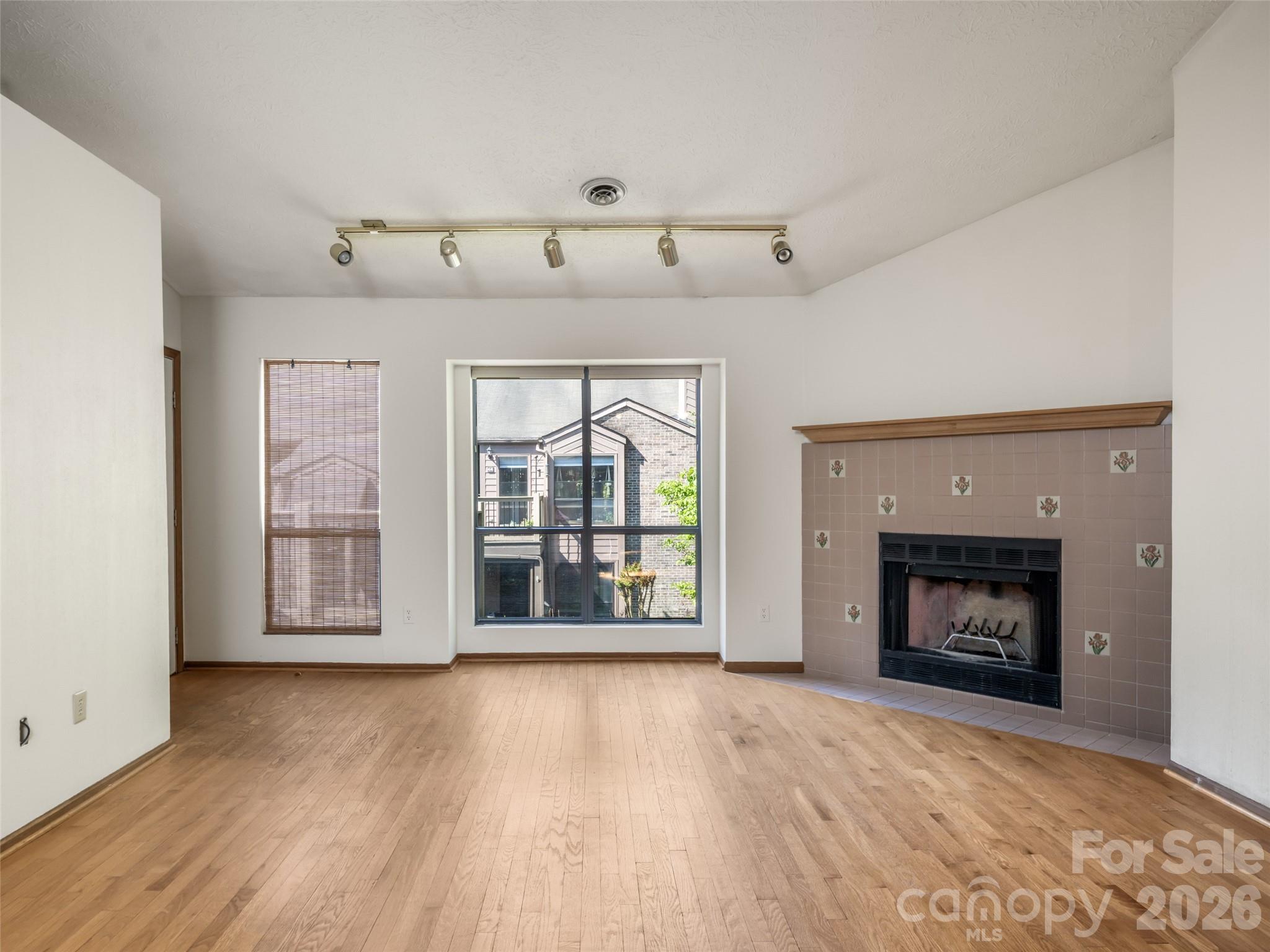 Ravencroft Condominiums - Residential