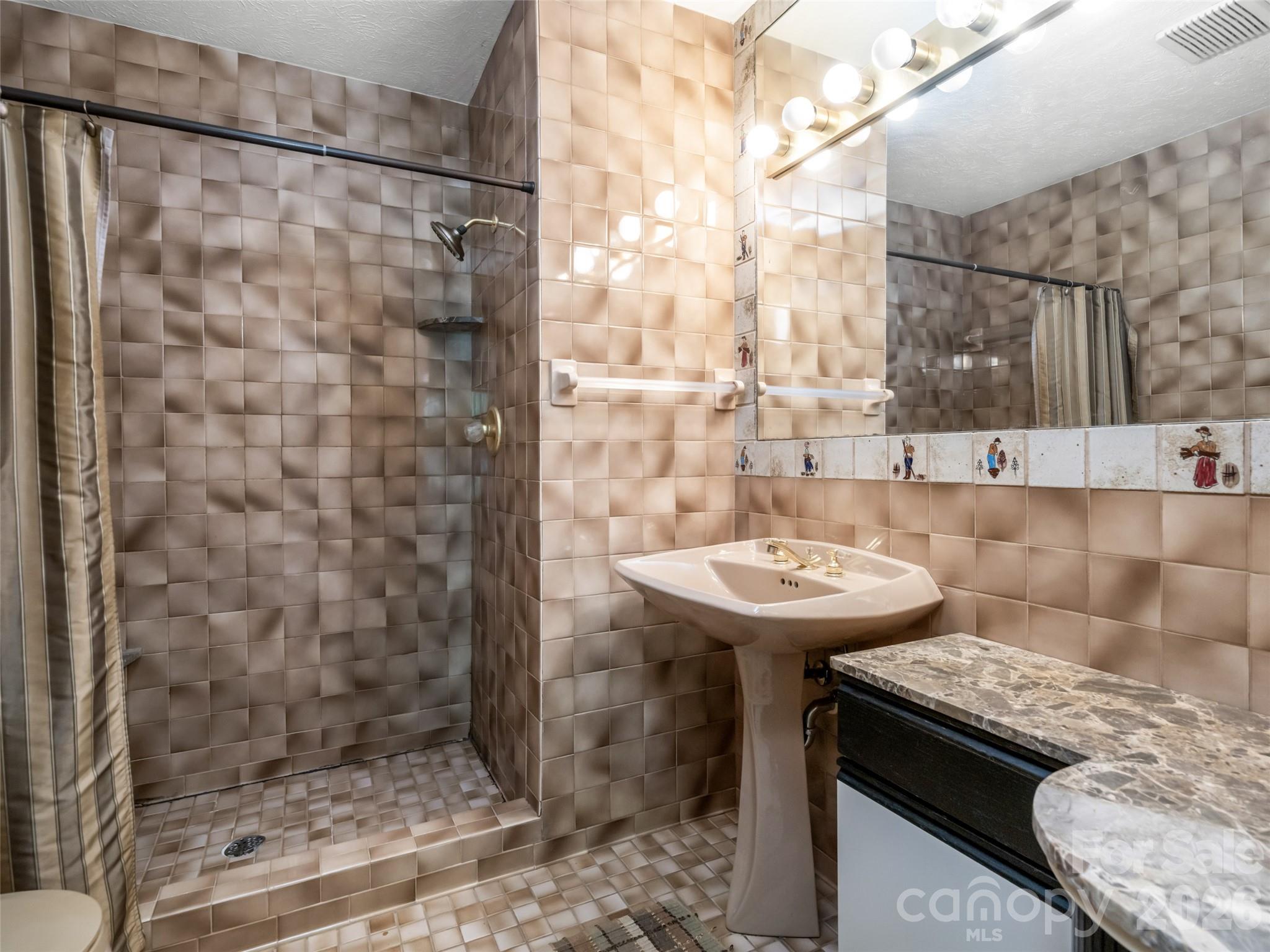 Ravencroft Condominiums - Residential