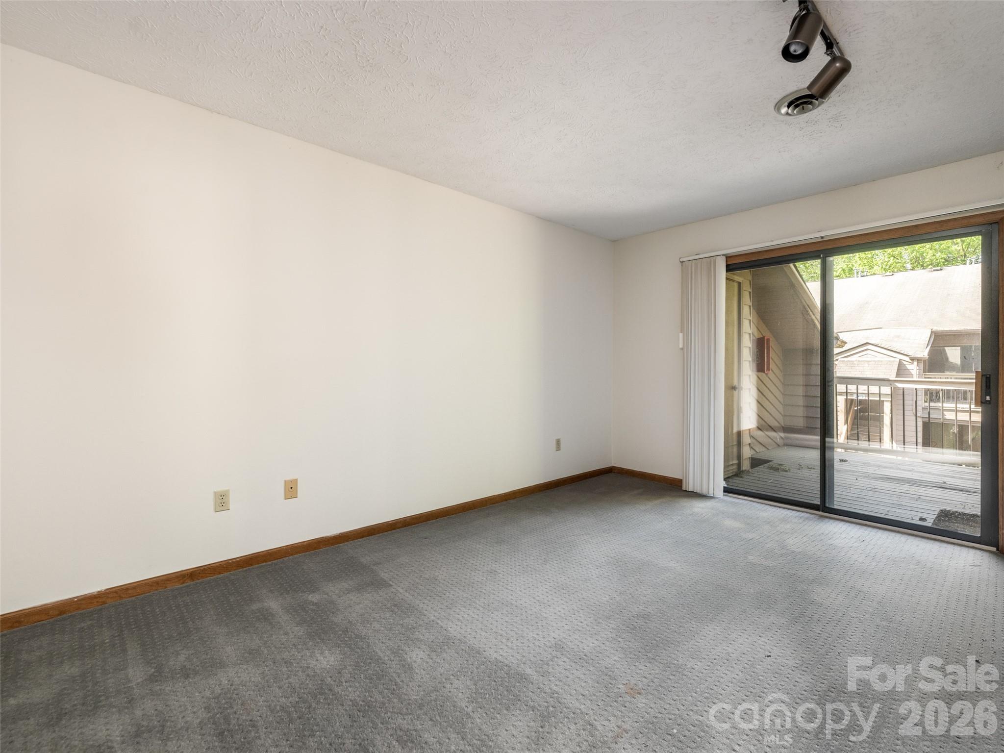Ravencroft Condominiums - Residential