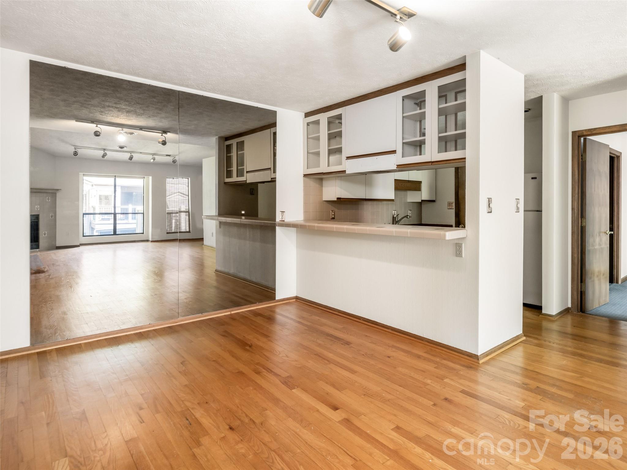 Ravencroft Condominiums - Residential