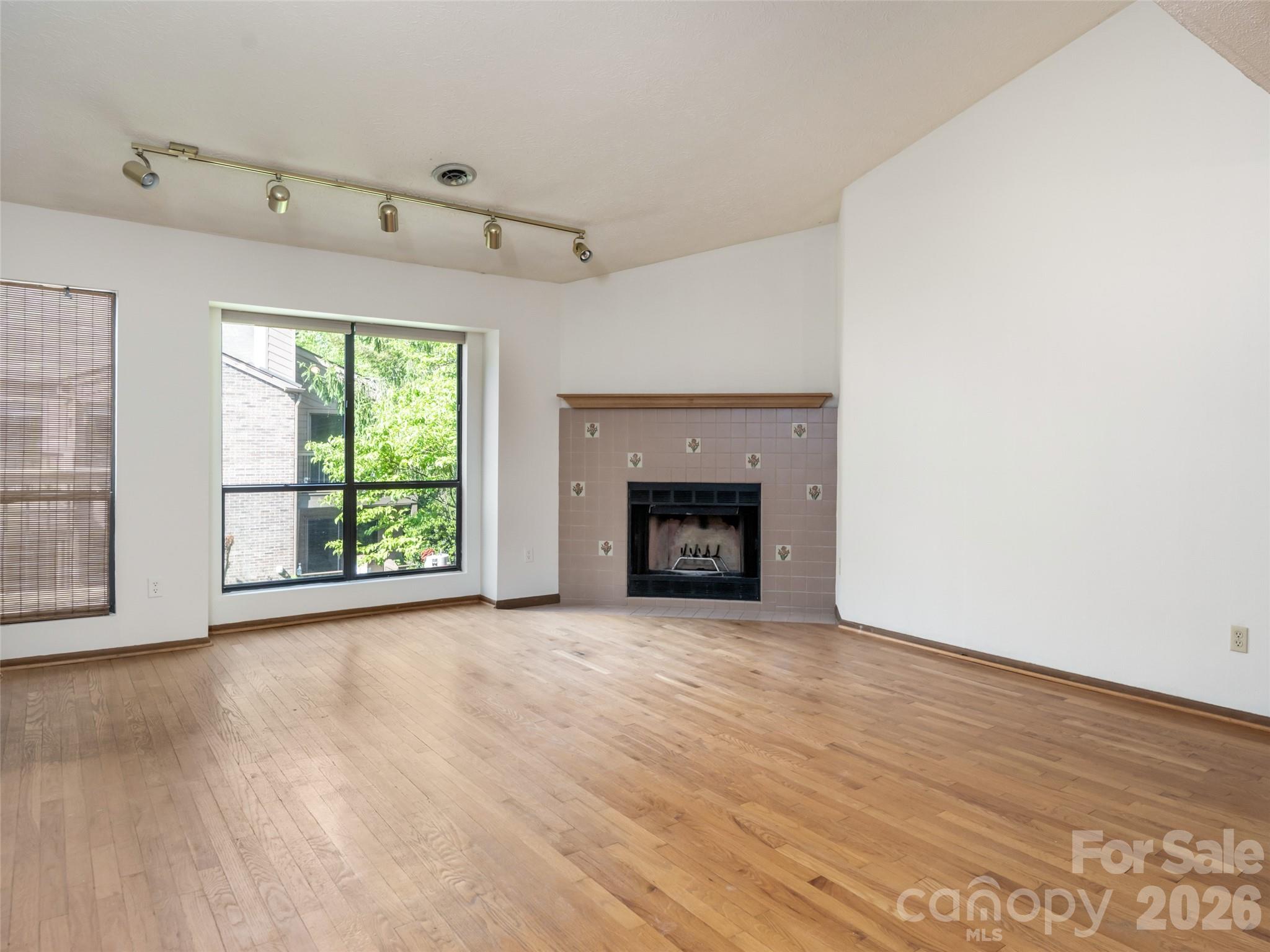 Ravencroft Condominiums - Residential